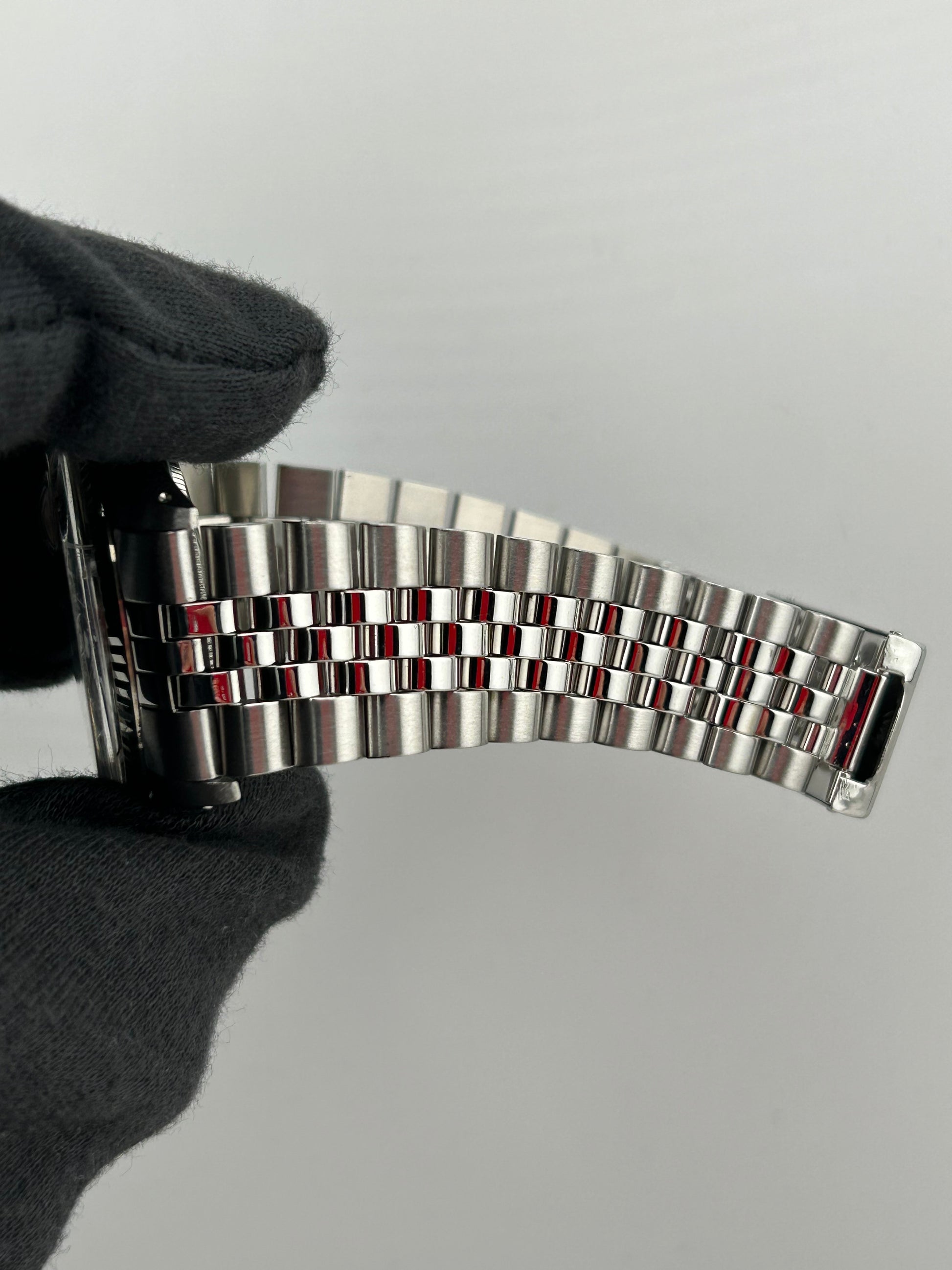 Rolex Datejust Silver Stick Dial on Jubilee Ref. 1601 — view 4