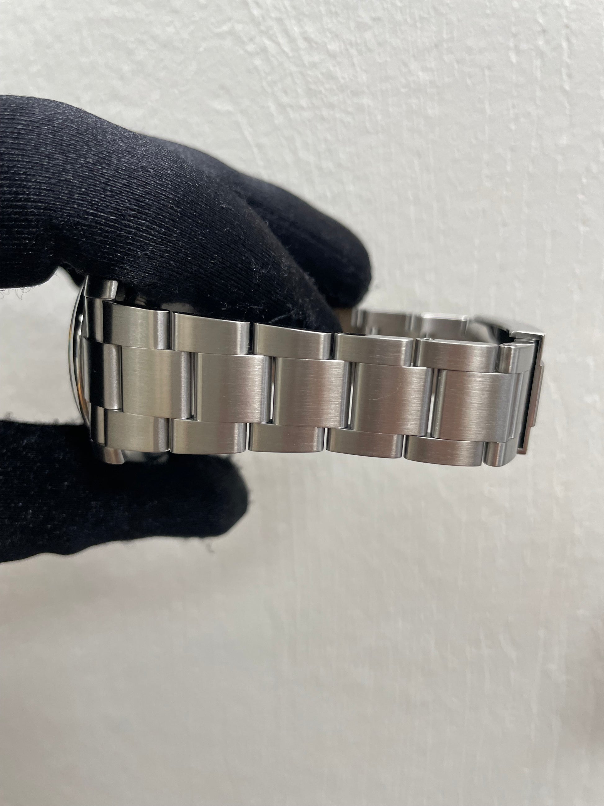 Rolex Oyster Perpetual Silver Dial on Oyster Ref. 116000 Card 2015 — view 4