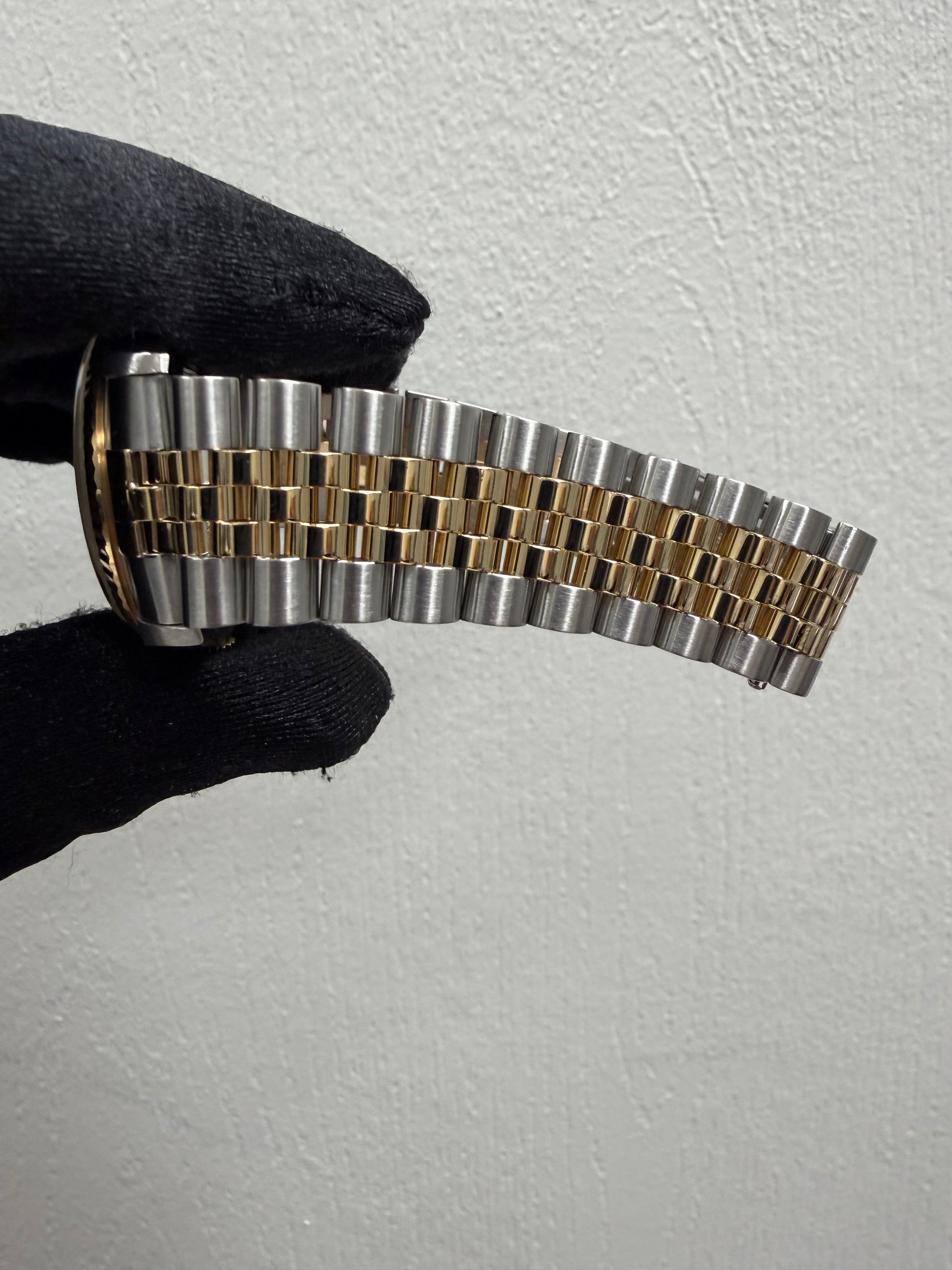 Rolex Datejust Silver Diamond Dial on D Link Jubilee Ref. 16233G 2002 — view 4