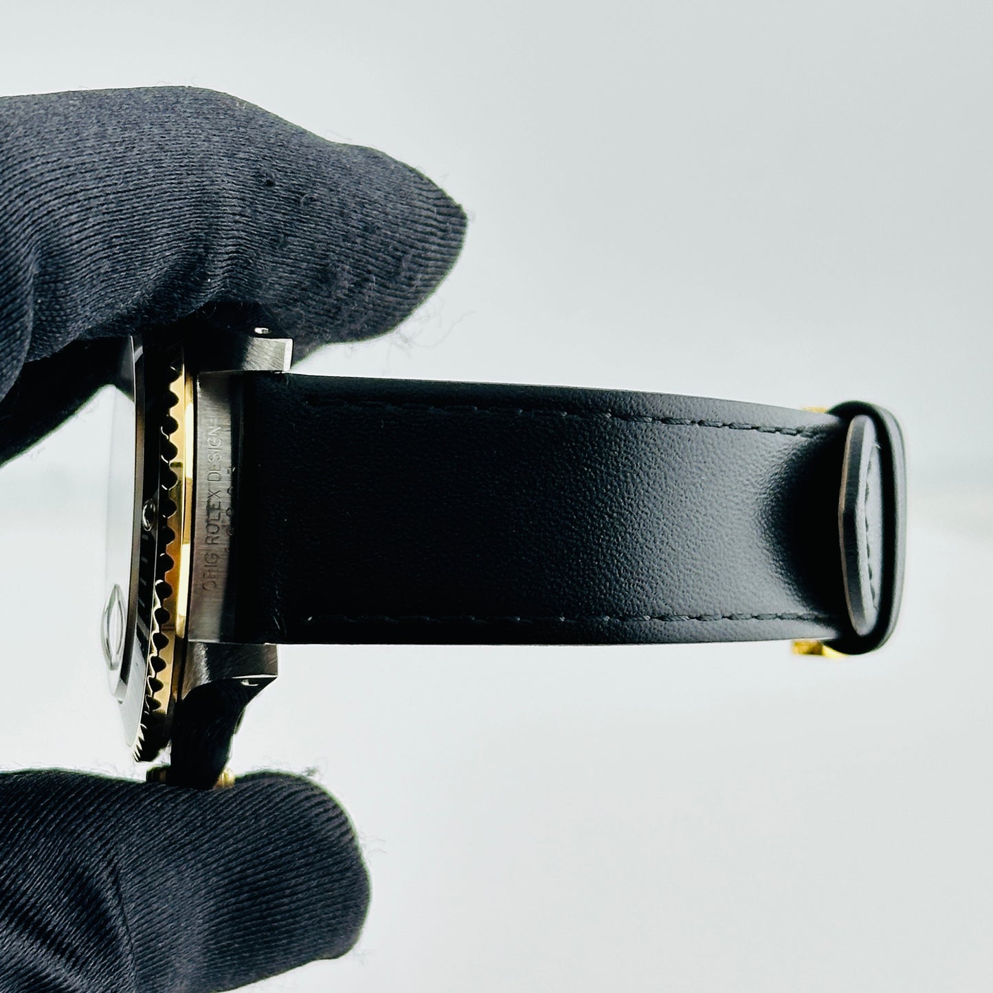 Rolex Submariner Black Dial on Generic Leather Band Ref. 16803 1985 — view 4