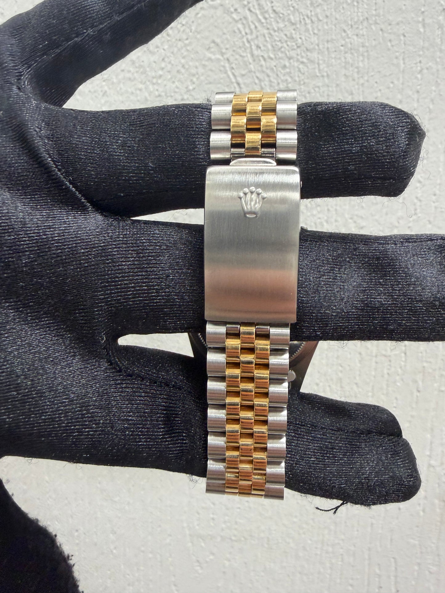 Rolex Datejust 36 Champagne Diamond Dial on Jubilee Ref. 16233 1989 — view 3