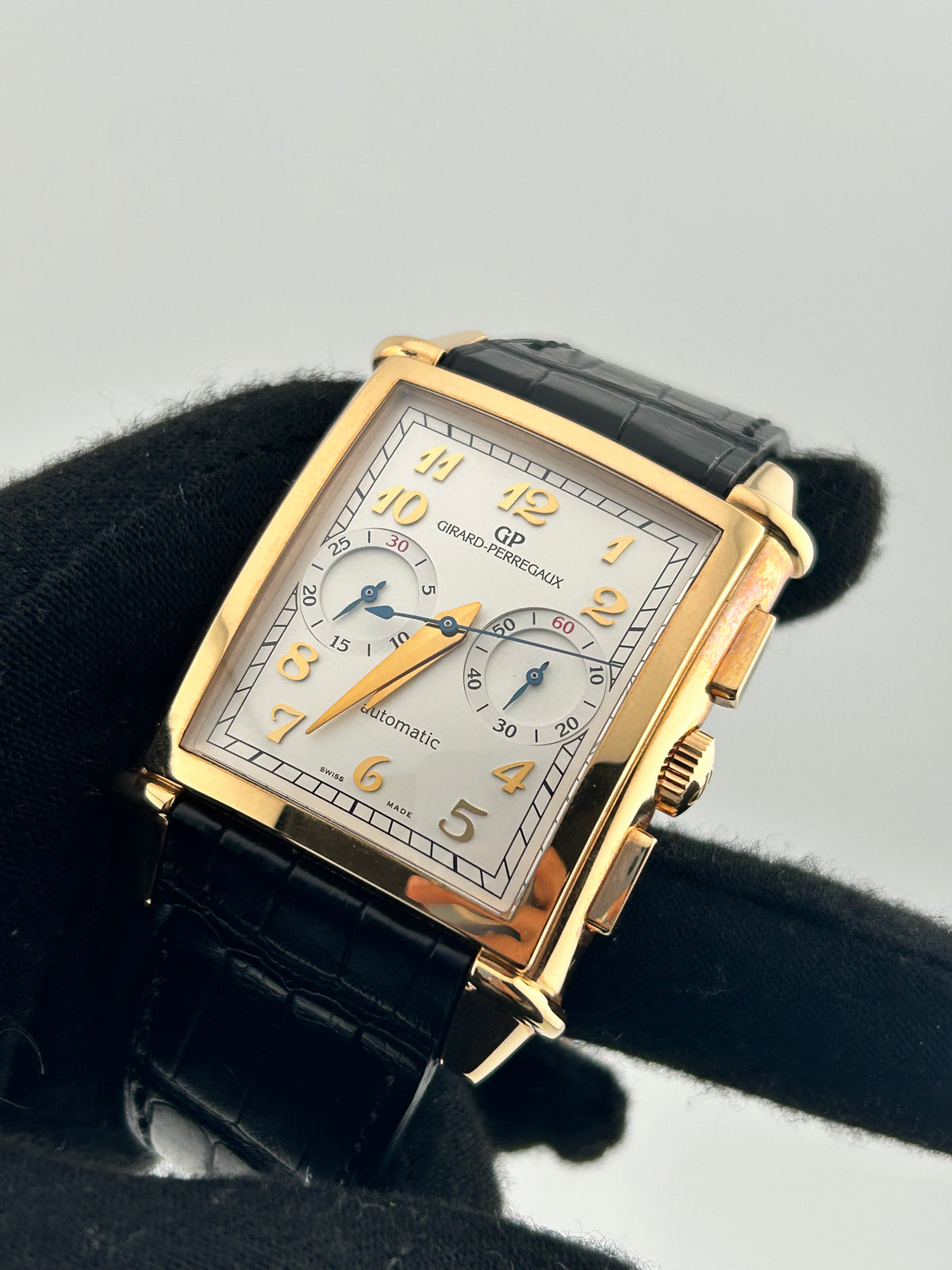 Girard Perregaux 1945 XXL White Dial on Leather Ref. 25883-25-121-BB6C Complete 2016 — view 2