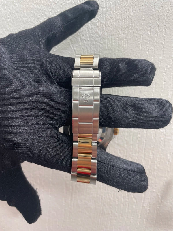 Rolex Submariner Blue Dial on Oyster Ref 16613 with Papers 1993