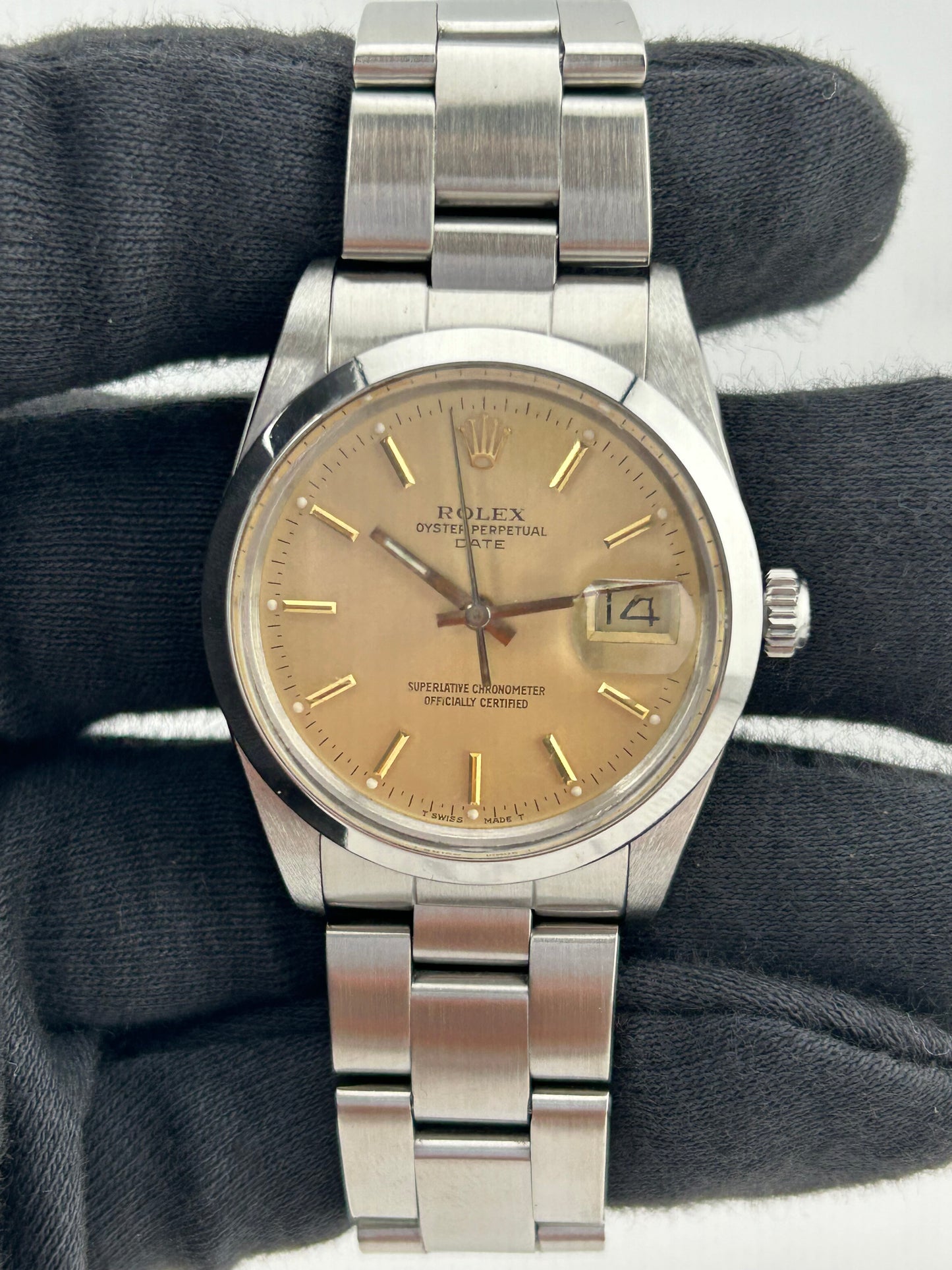 Rolex Oyster Perpetual Date Champagne Dial on Oyster Bracelet Ref. 15000 Papers 1988 — view 2
