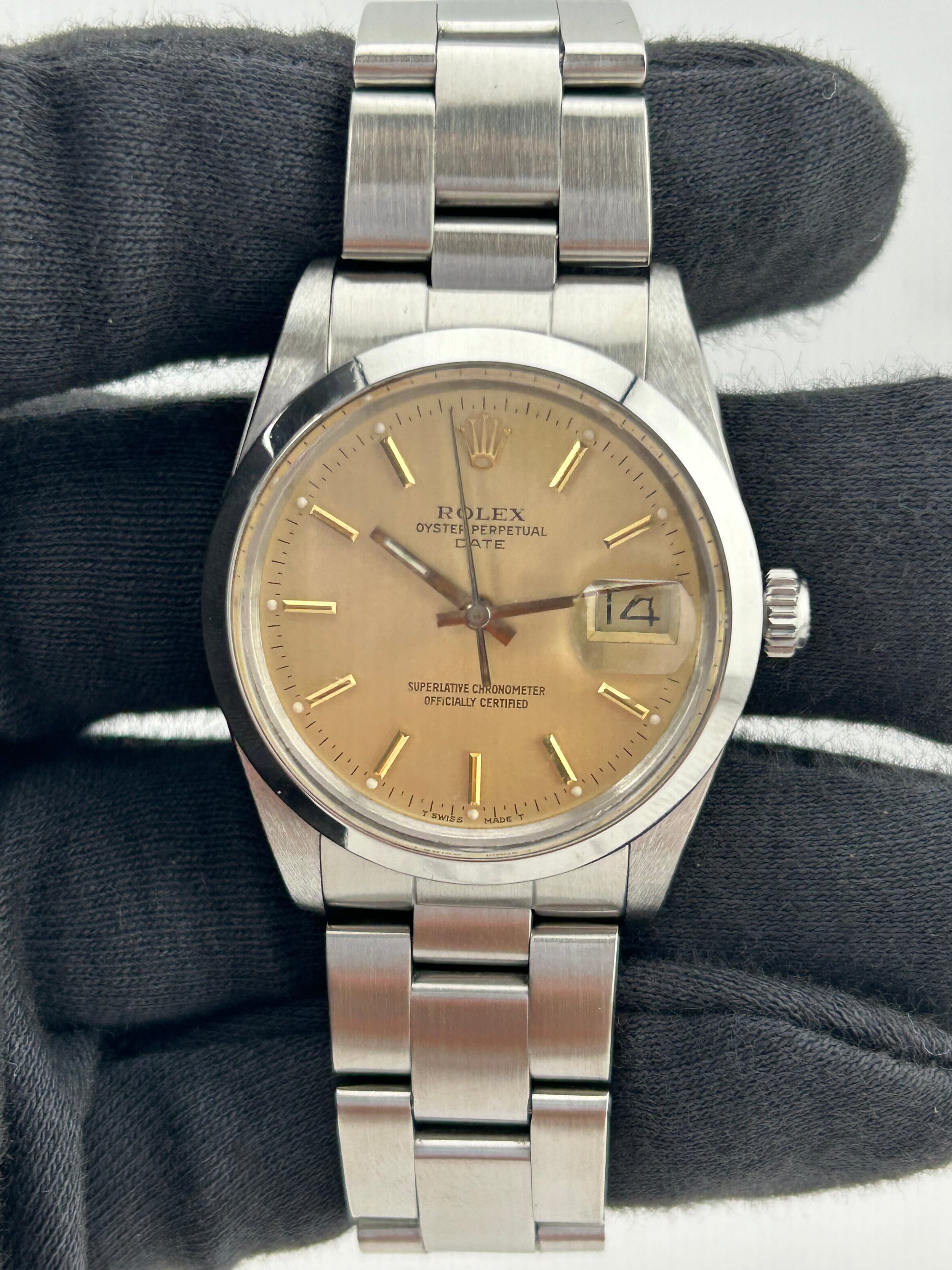 Rolex Oyster Perpetual Date Champagne Dial on Oyster Bracelet Ref. 15000 Papers 1988 — view 2