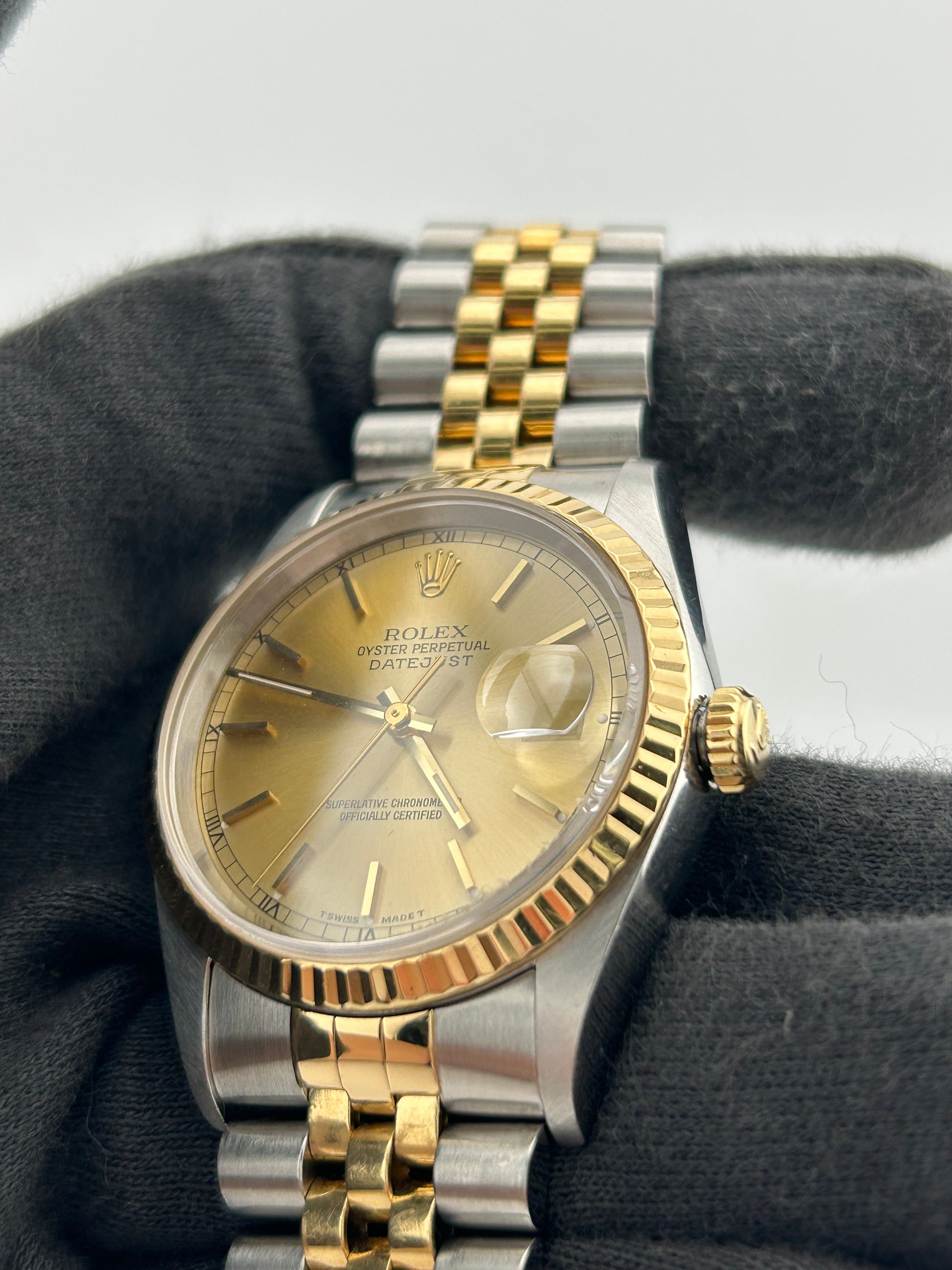Rolex Datejust Champagne Stick Dial on Jubilee D Link Bracelet Ref. 16233 1995 — view 3