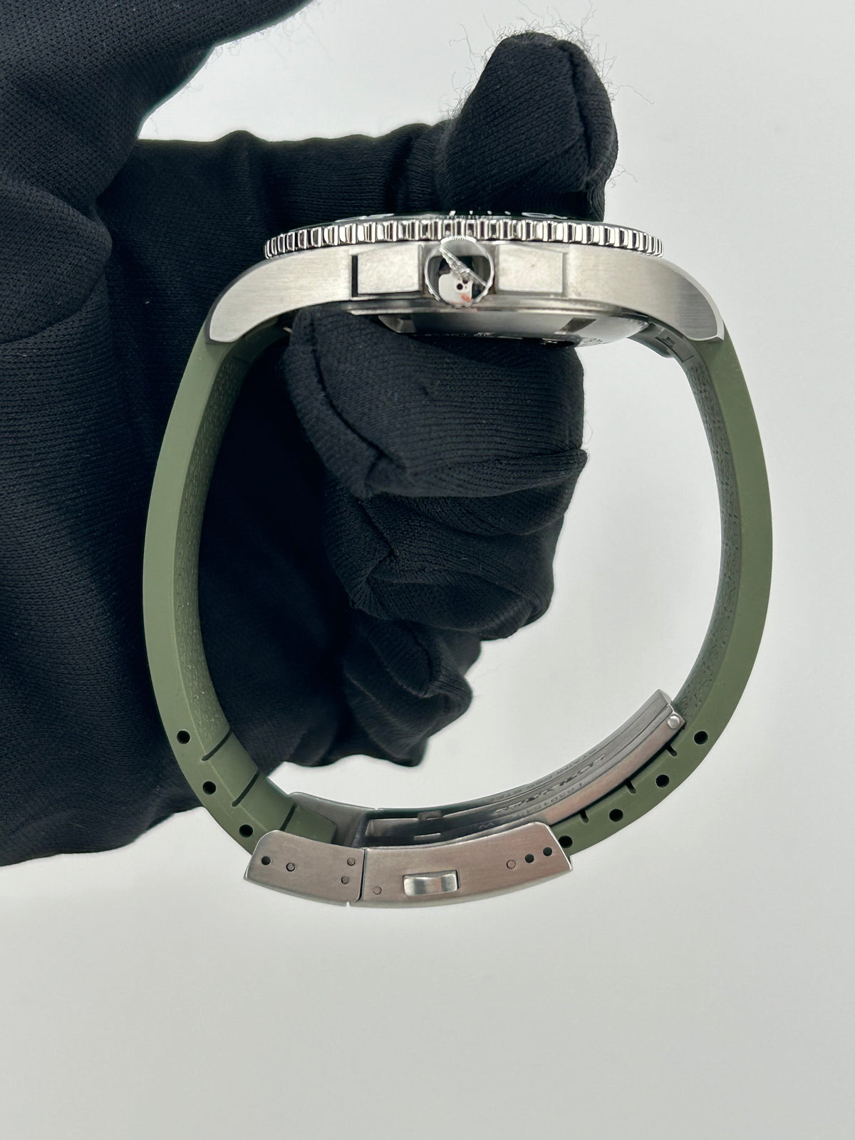 Longines Hydroconquest Green Dial on Rubber Band Ref. L3.782.4/4.06.9 Complete 2026 — view 6