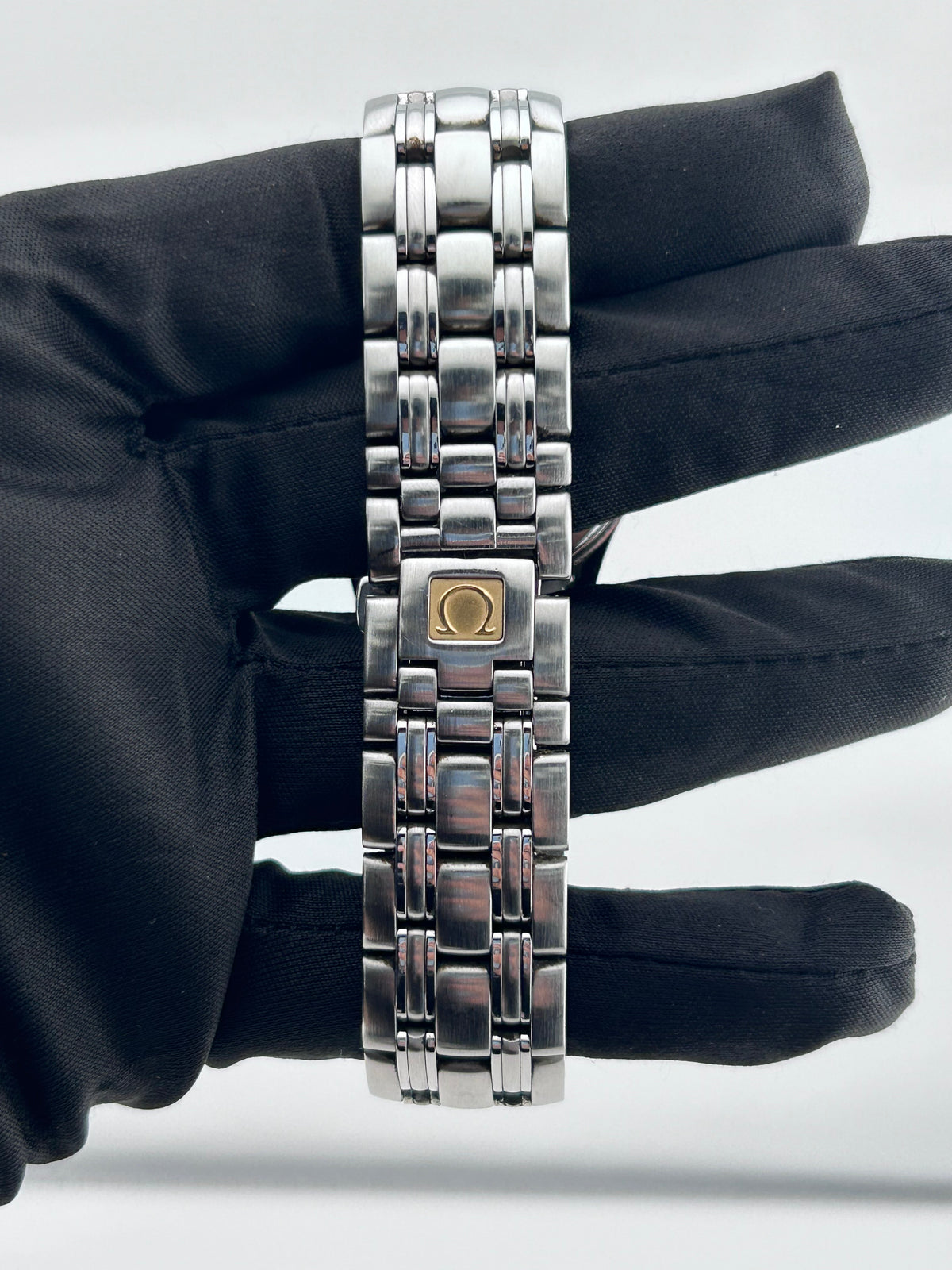 Omega Seamaster 120m Silver Dial on Stainless Steel Ref. 251131 Complete 2003 — view 3