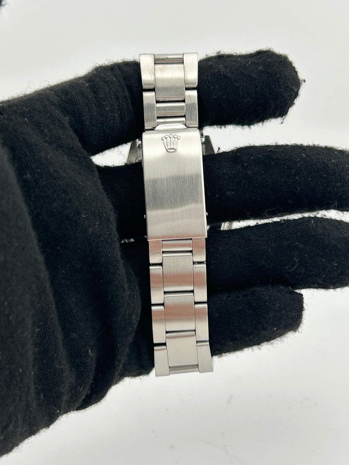 Rolex Oyster Perpetual Date Silver Index Dial on Oyster Steel Bracelet Ref. 1500 1974 — view 3