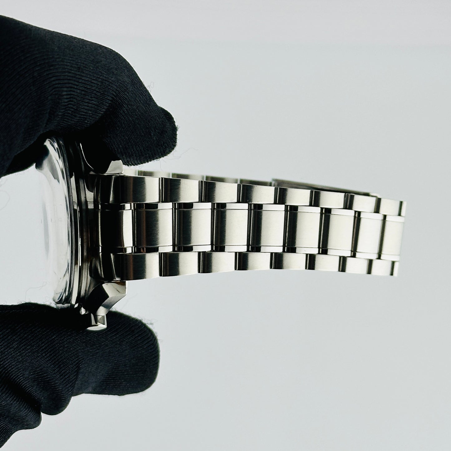 Omega SpeedMaster Black Index Dial on Stainless Steel Bracelet Ref. 3570.50.00 Card 1994 — view 4