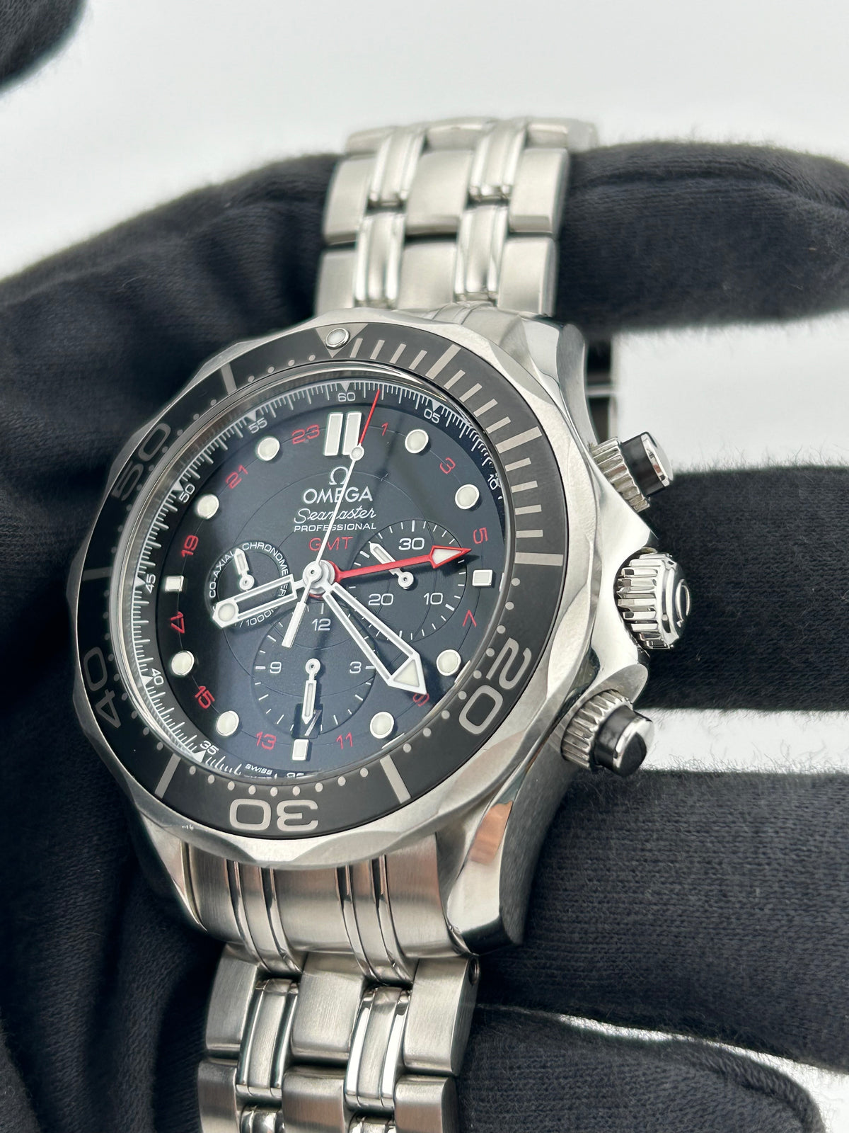 Omega Seamaster Black Arabic Numerals Dial on Stainless Steel Ref. 212.30.44.52.01.001 Complete 2019 — view 3