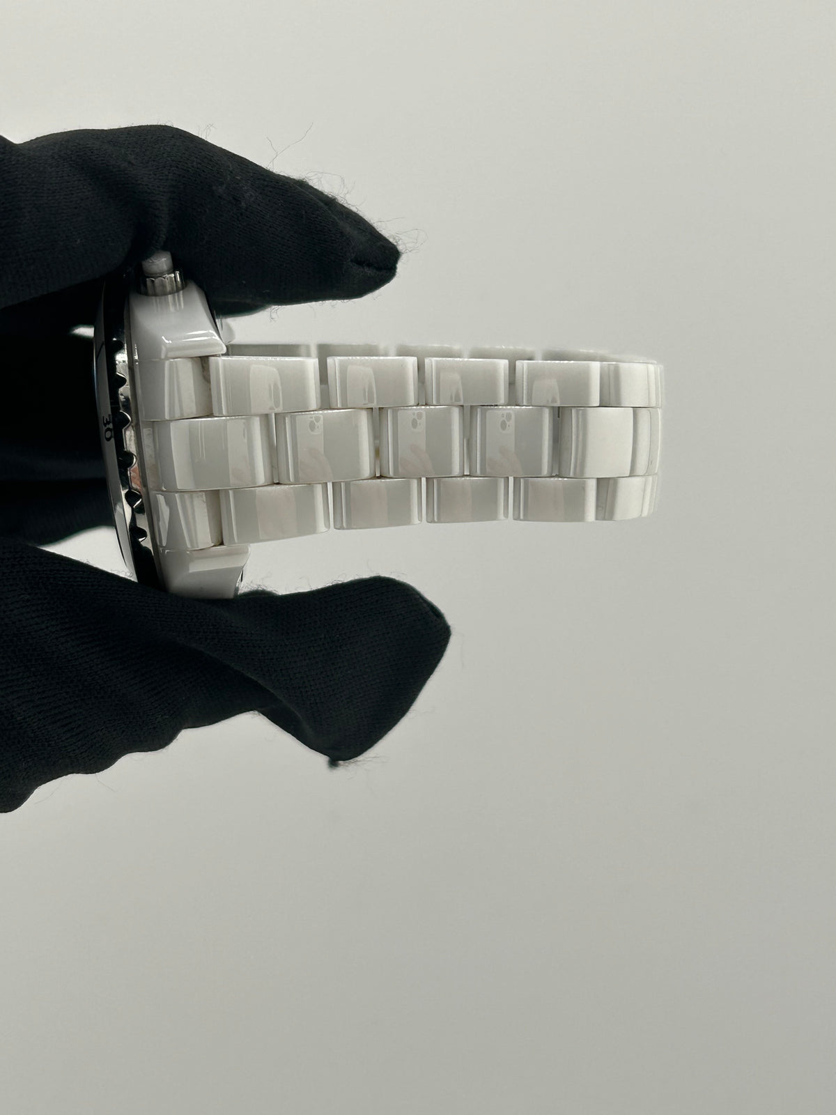 Chanel J12 Chronograph White Dial on Ceramic And Steel Bracelet Ref. H2009 — view 5