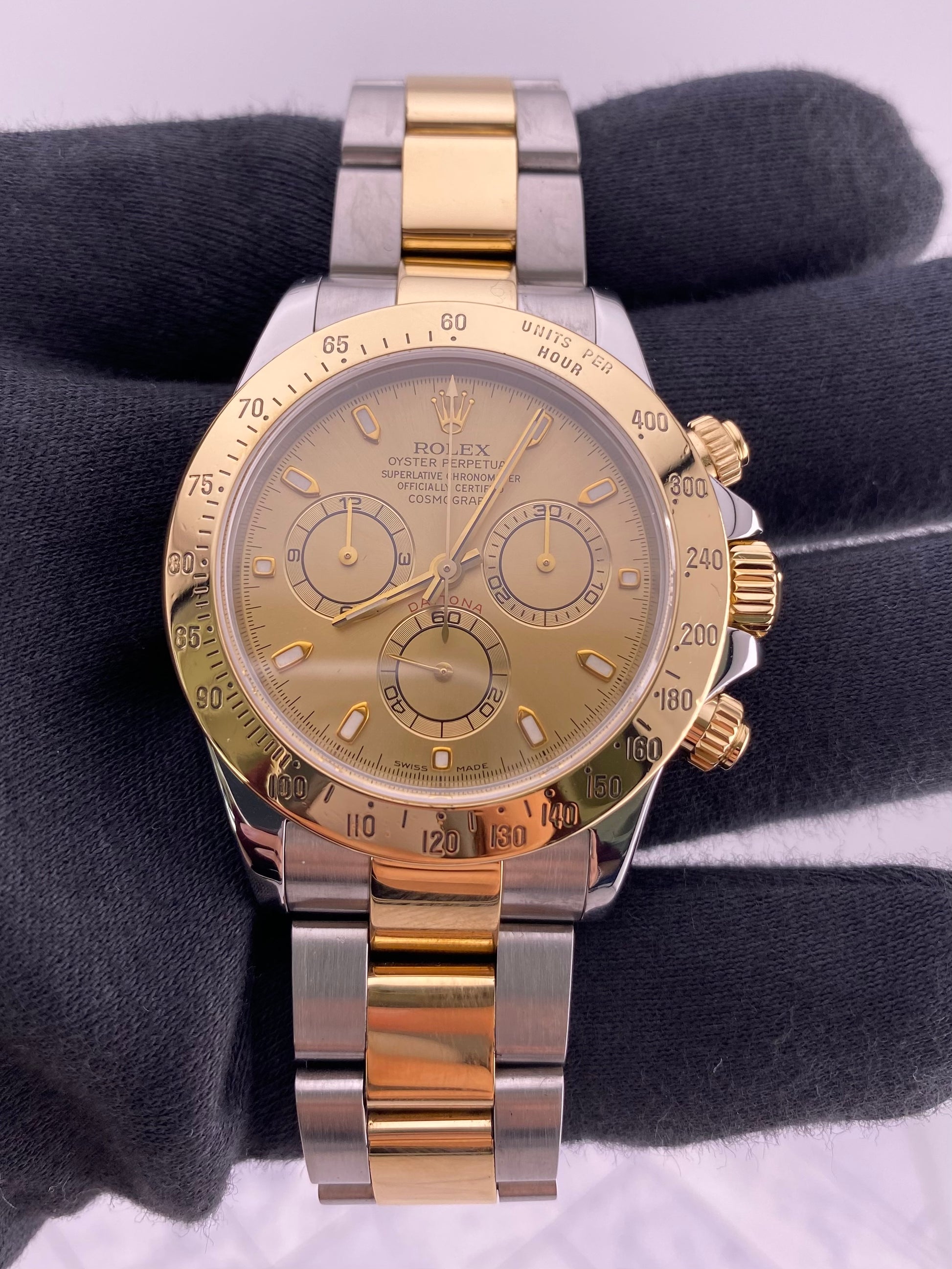 Rolex Daytona Champagne Dial on Oyster Ref. 116523 Papers 2001 — view 2
