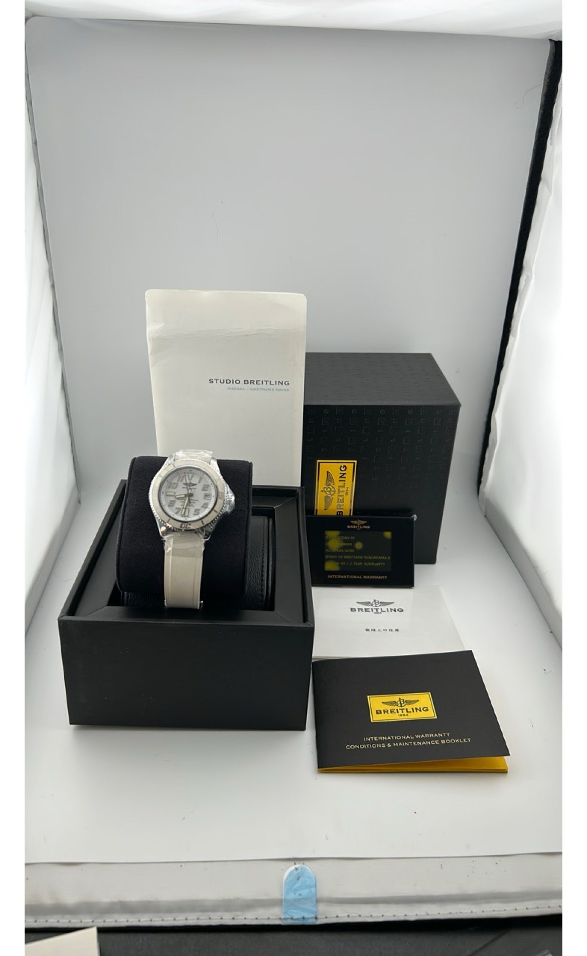 Breitling Superocean Heritage White Arabic Numerals Dial on White Rubber Strap Ref. A17364A9/A763 Complete 2014 — view 7