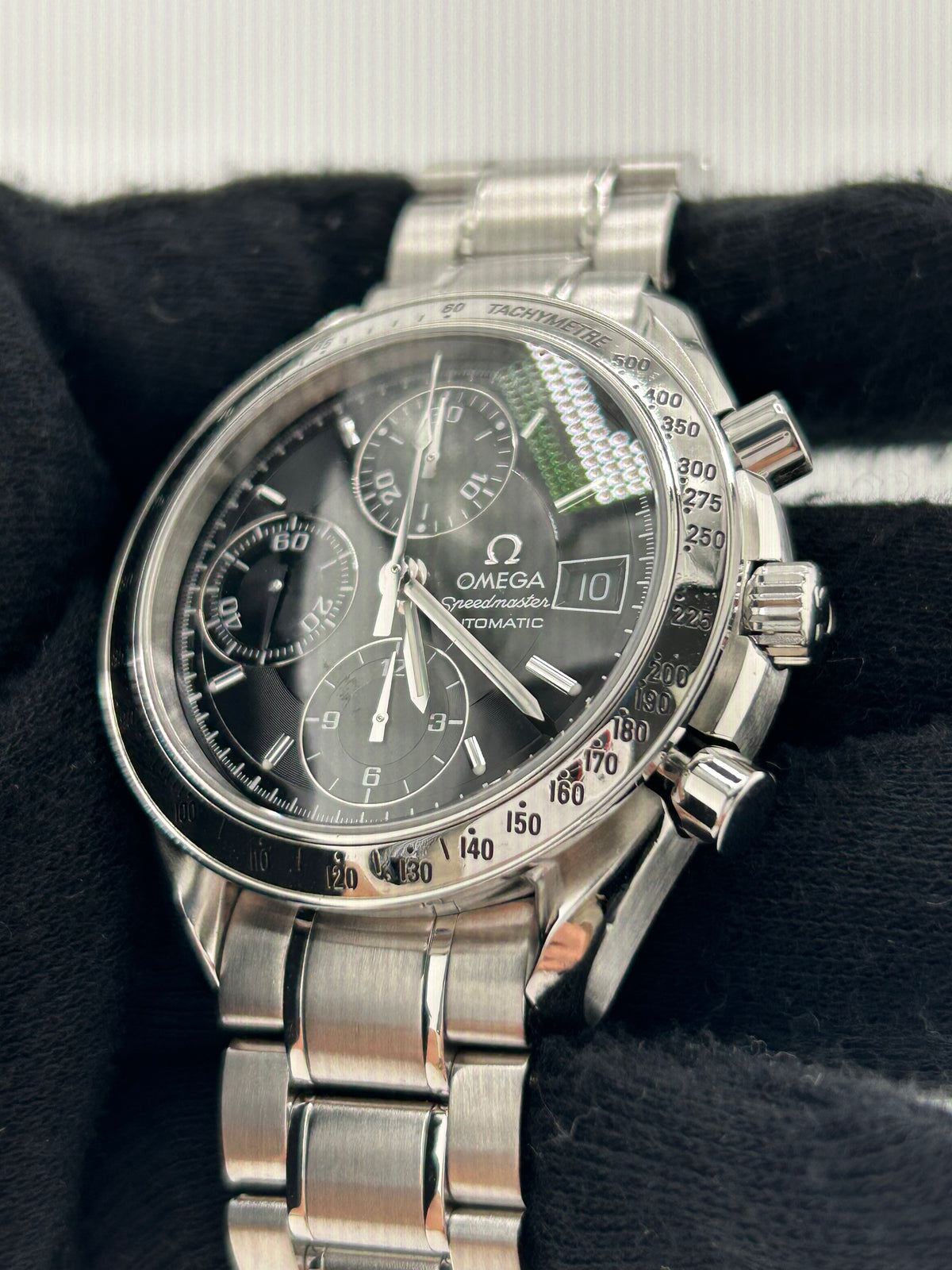 Omega Speedmaster Black Dial on Stainless Steel Bracelet Ref. 3513.50.00 — view 3