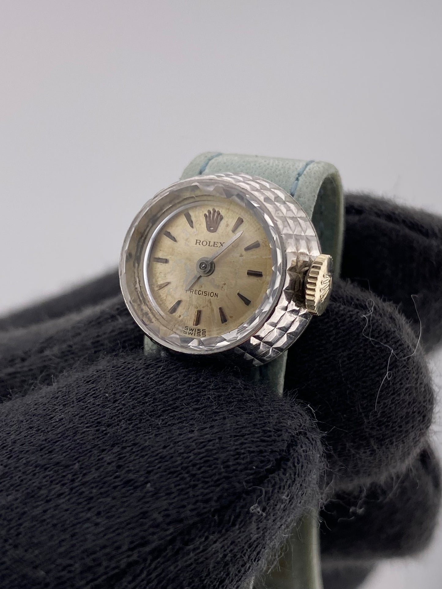 Rolex Chameleon Silver Stick Dial on Leather Ref. 2025/9 — view 2