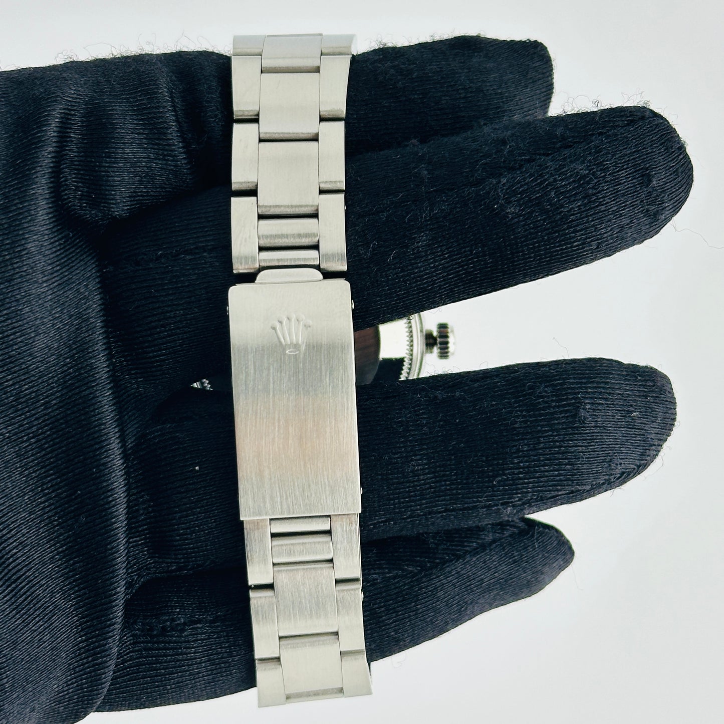 Rolex Oyster Perpetual Date Silver Stick Dial on Oyster Bracelet Ref. 15010 1983 — view 3