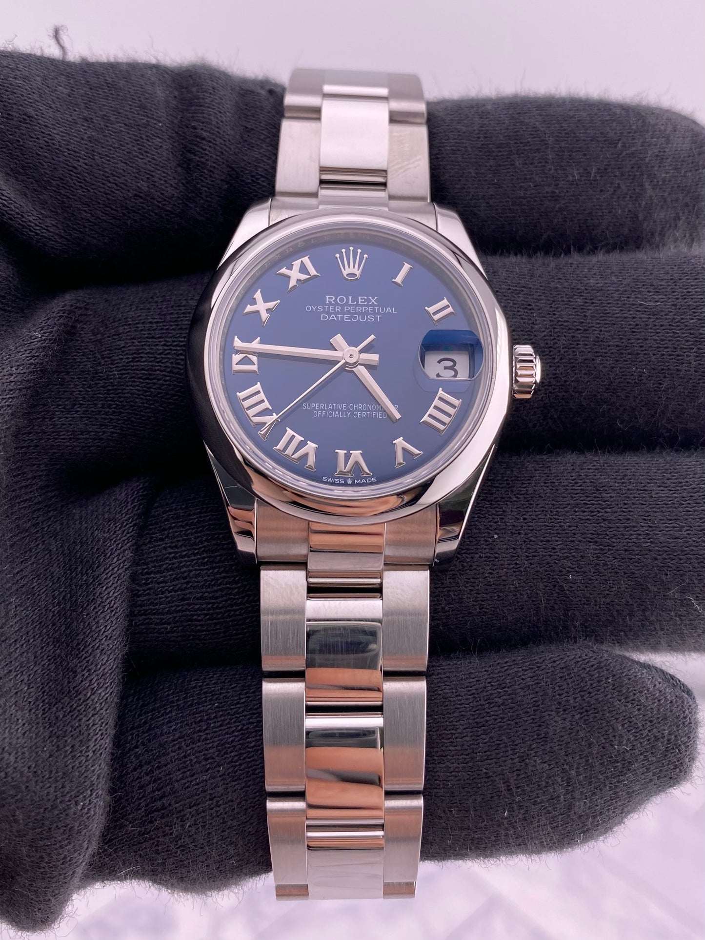Rolex Datejust 31 Blue Roman Dial on Oyster Ref. 278240 Card 2023 — view 3