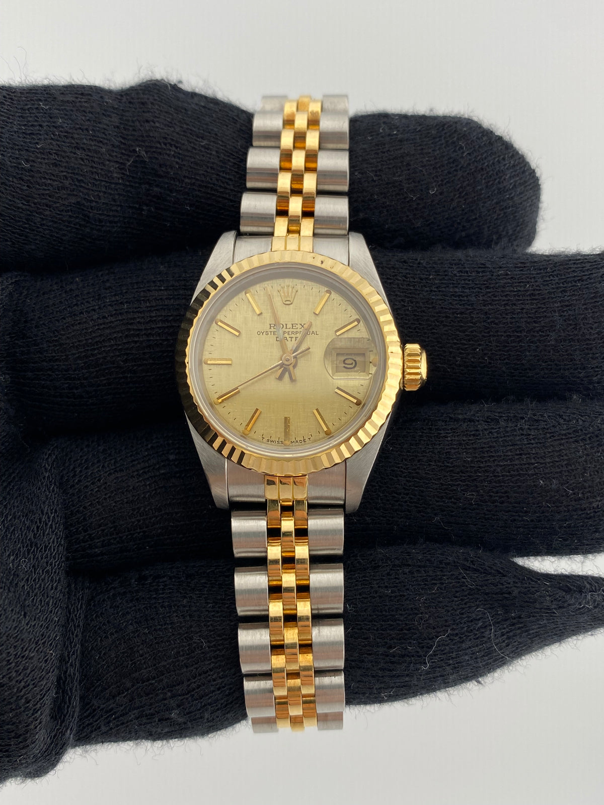 Rolex Datejust Lady Champagne Linen Stick Dial on Jubilee Ref. 69173 — view 2