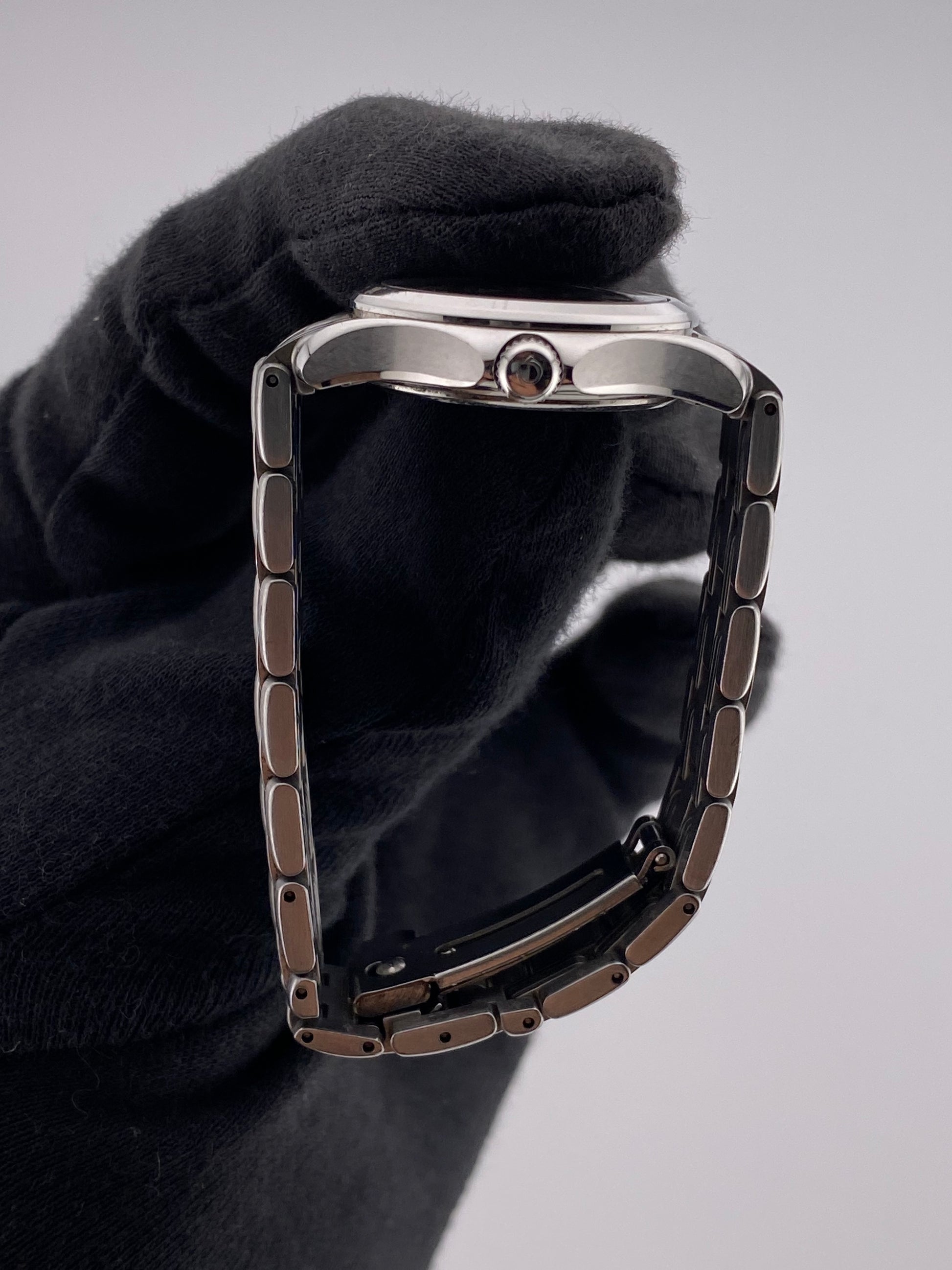 Omega Seamaster Black Dial on Stainless Steel Bracelet Ref. 2571.50 — view 6
