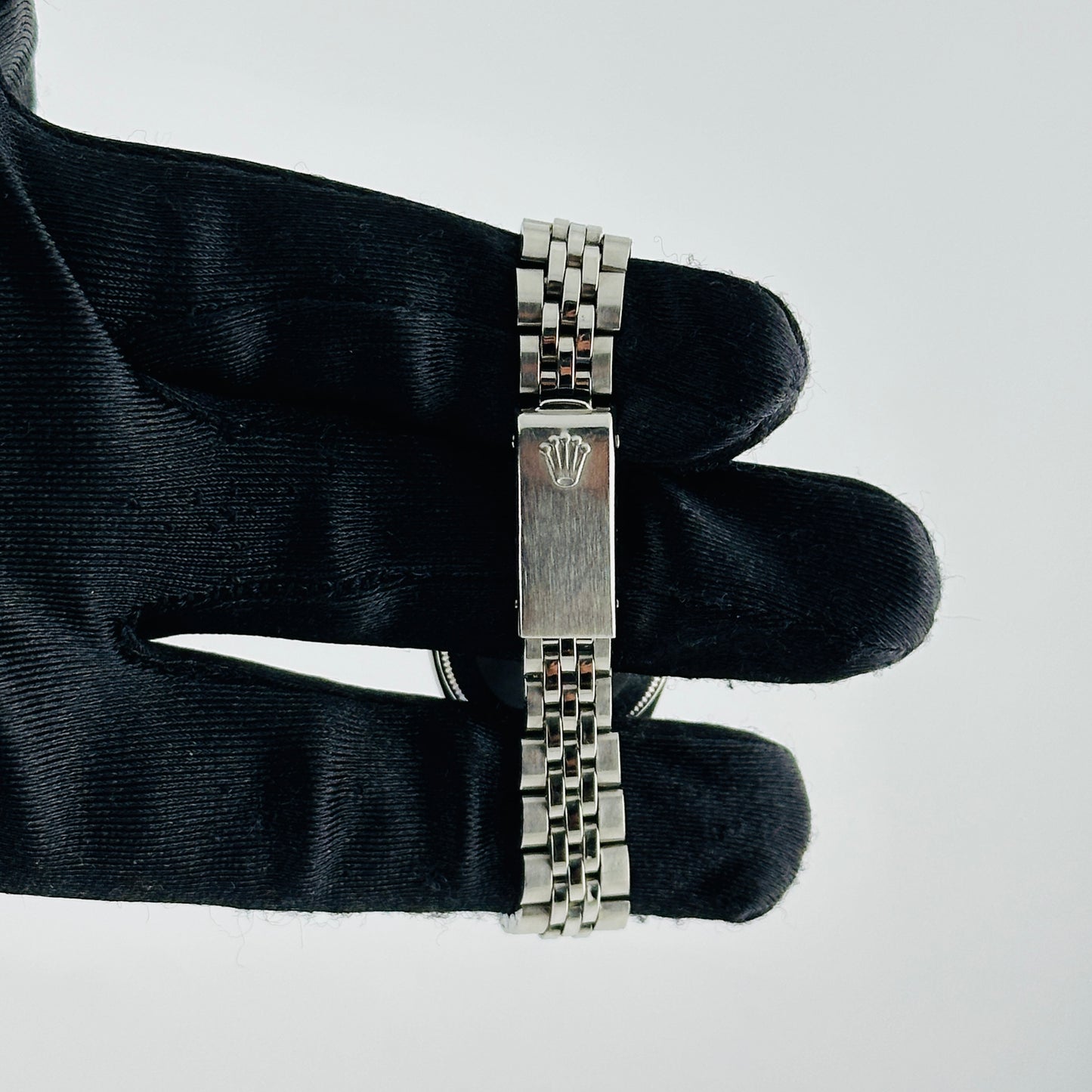 Rolex Oyster Perpetual Date Silver Stick Dial on Folded Jubilee Bracelet Ref. 6917 1971 — view 4