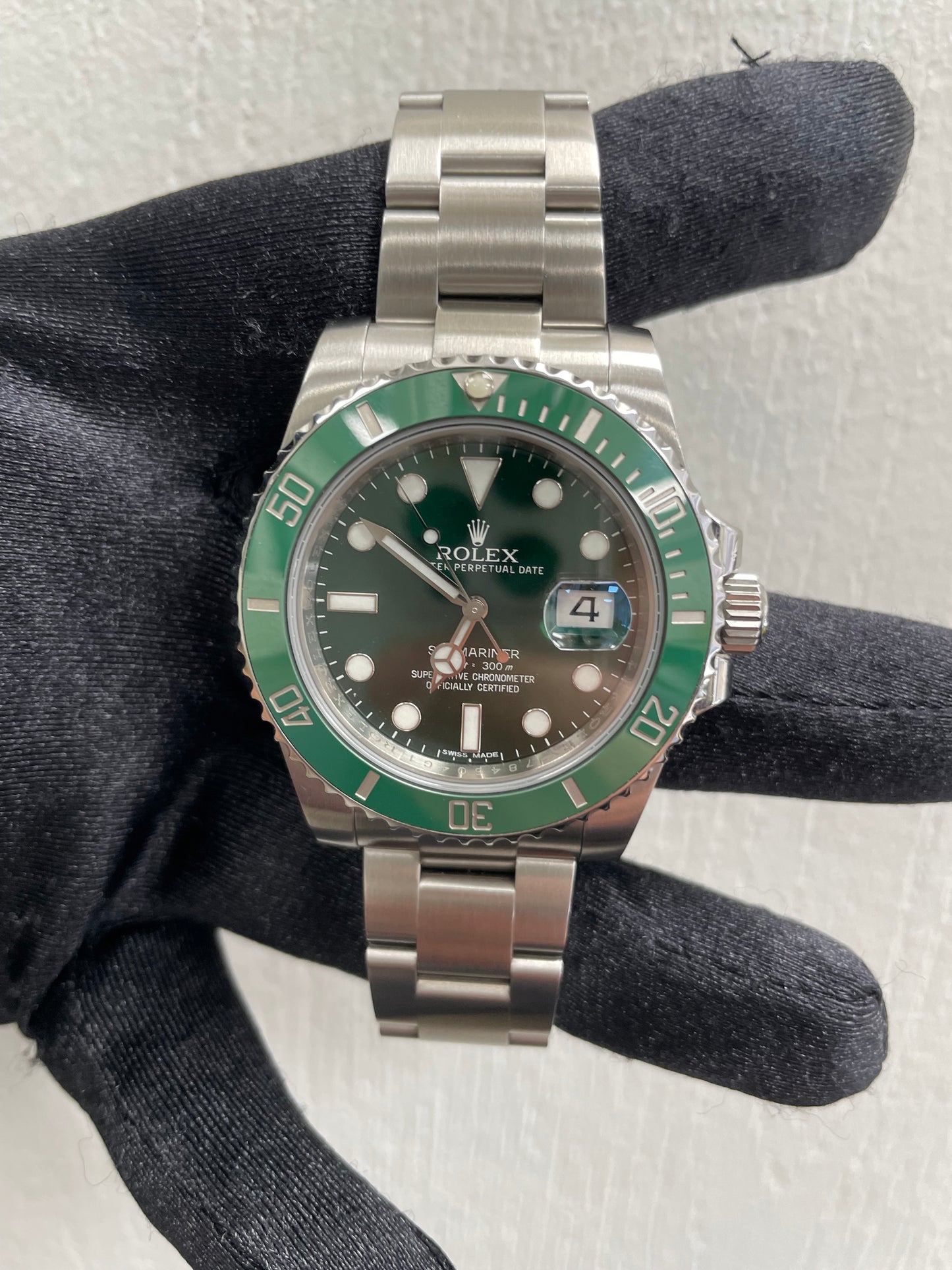 Rolex Submariner Green Dial on Oyster Ref. 116610LV Card 2015 — view 2