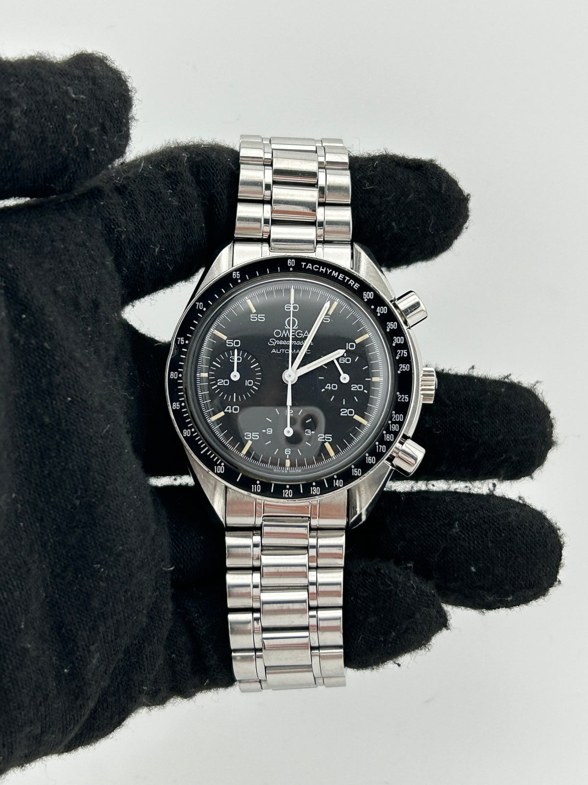 Omega Speedmaster Reduced Black Dial on Stainless Steel Bracelet Ref. 3510.5 — view 2