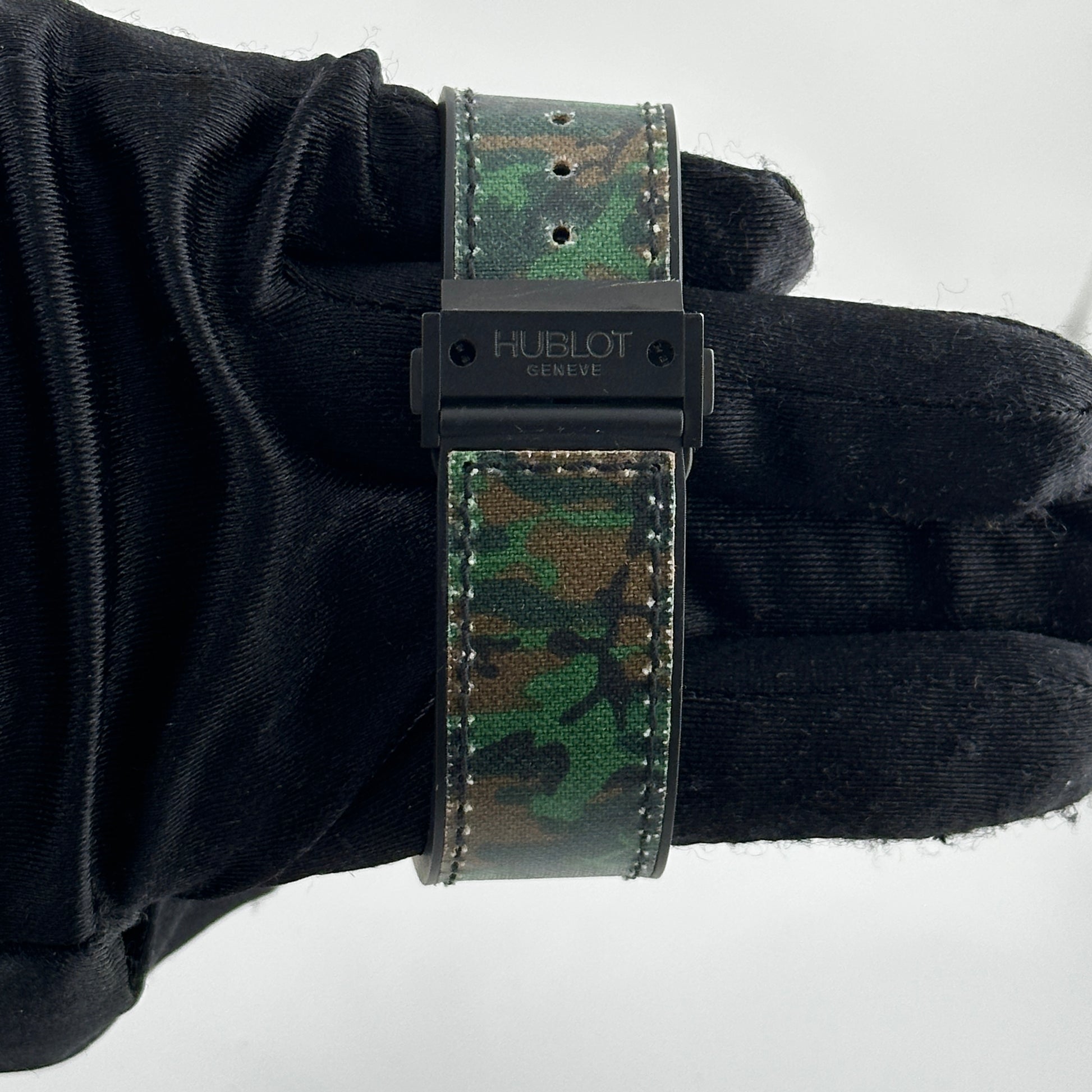 Hublot Big Bang Commando Jungle B/P Green Camouflage Dial on Leather & Rubber Ref. 301.C1.8610.NR Card 2012 — view 3