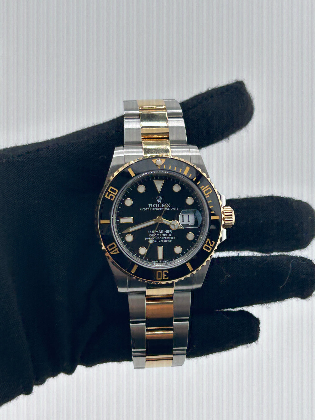 Rolex Submariner Black Dial on Oyster Ref. 126613LN Card 2021 — view 2