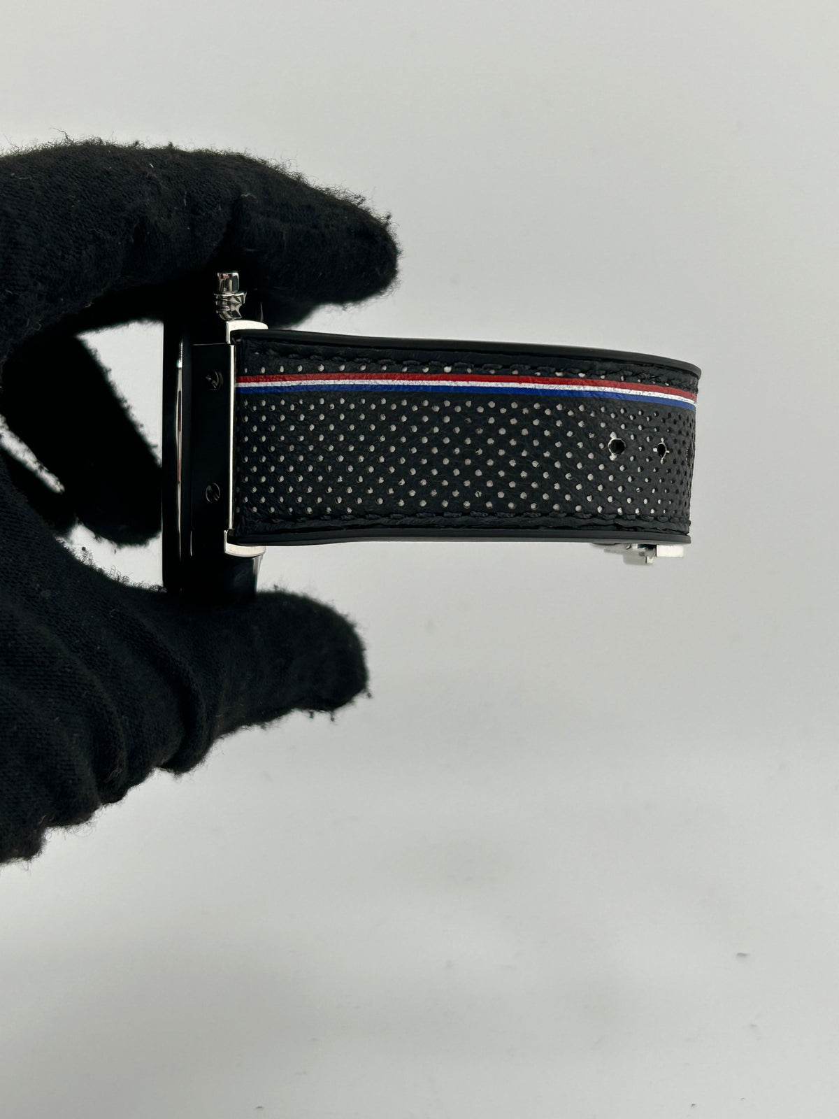 Hublot Classic Fusion Black Dial on Rubber Fold Clasp Ref. 521.NX.1472.VR.TRA14 Complete 2014 — view 4