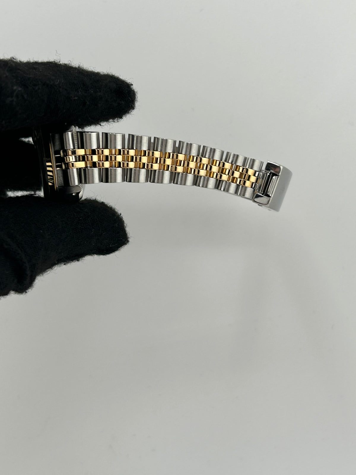 Rolex Date Champagne Stick Dial on 2 Tone Jubilee D Link Bracelet Ref. 6917 1983 — view 4