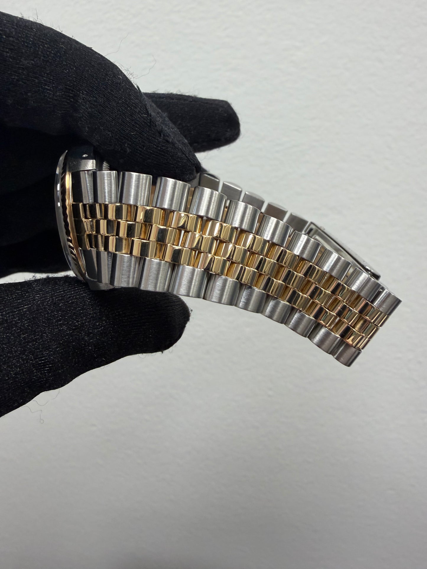 Rolex Datejust Gold Dial on Jubilee Ref. 16233 Papers 1989 — view 4