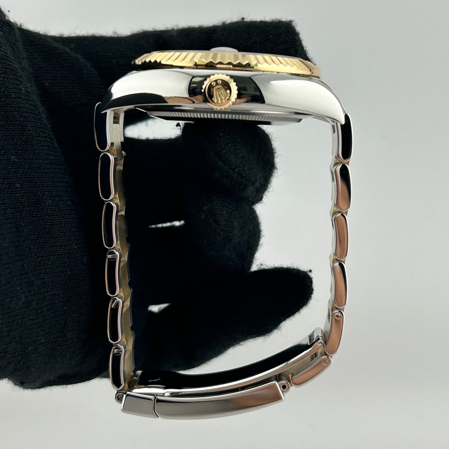 Rolex SkyDweller Champagne Index Dial on Oyster Bracelet Ref. 326933 Card 2022 — view 6