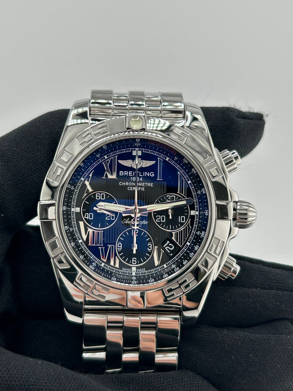 Breitling Chronomat Black Roman Dial on Stainless Steel Bracelet Ref. AB011012 Complete 2014 — view 3