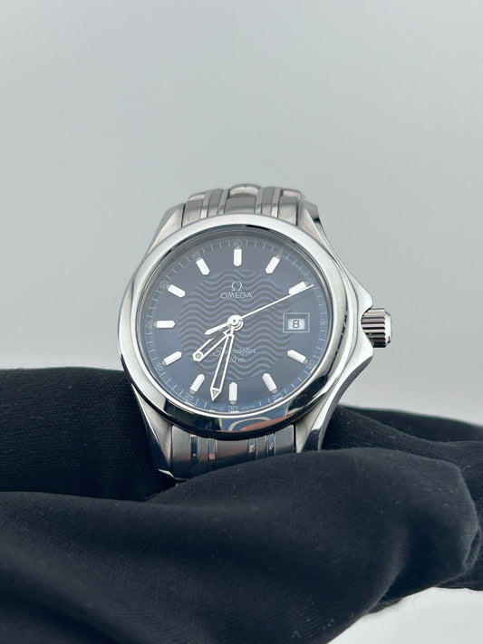 Omega Seamaster 120m Blue Dial on Stainless Steel Ref. 2571.81 — view 2