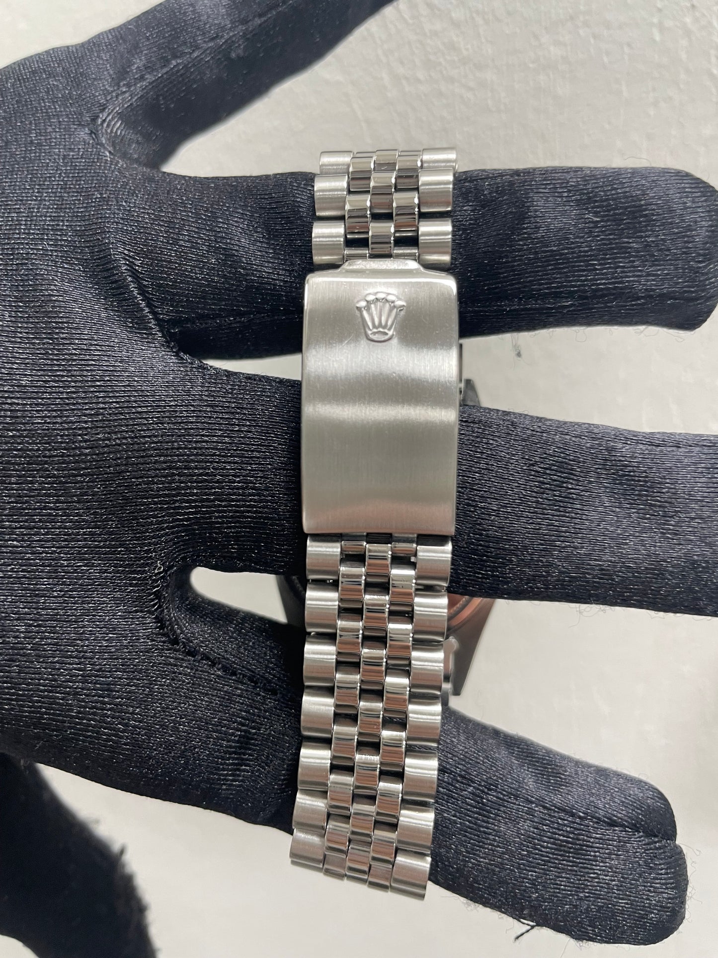 Rolex Datejust Silver Linen Dial on Jubilee Ref. 16014 1979 — view 3