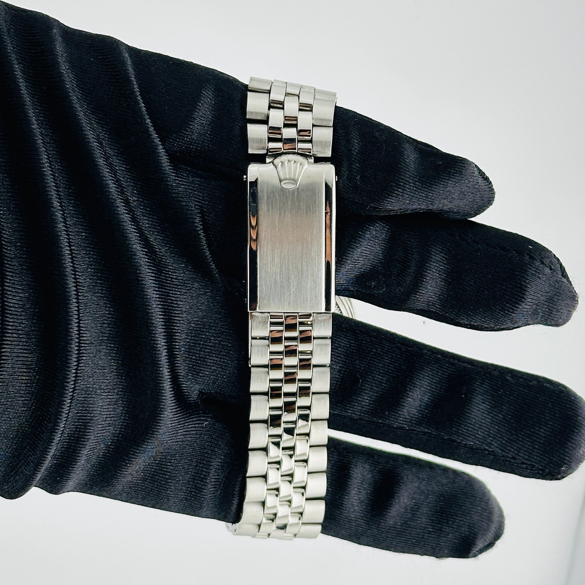 Rolex Datejust White Refinished Dial on Folded Jubilee Ref. 1601 1972 — view 2