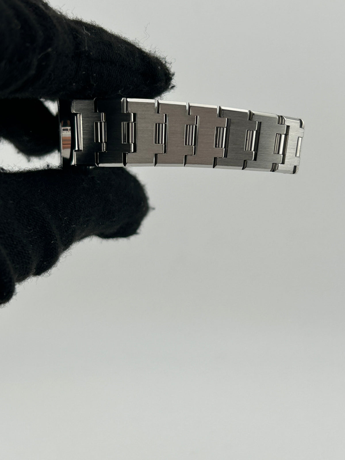 Bvlgari Bvlgari Black Dial on Stainless Steel Bracelet Ref. BB23SS — view 5