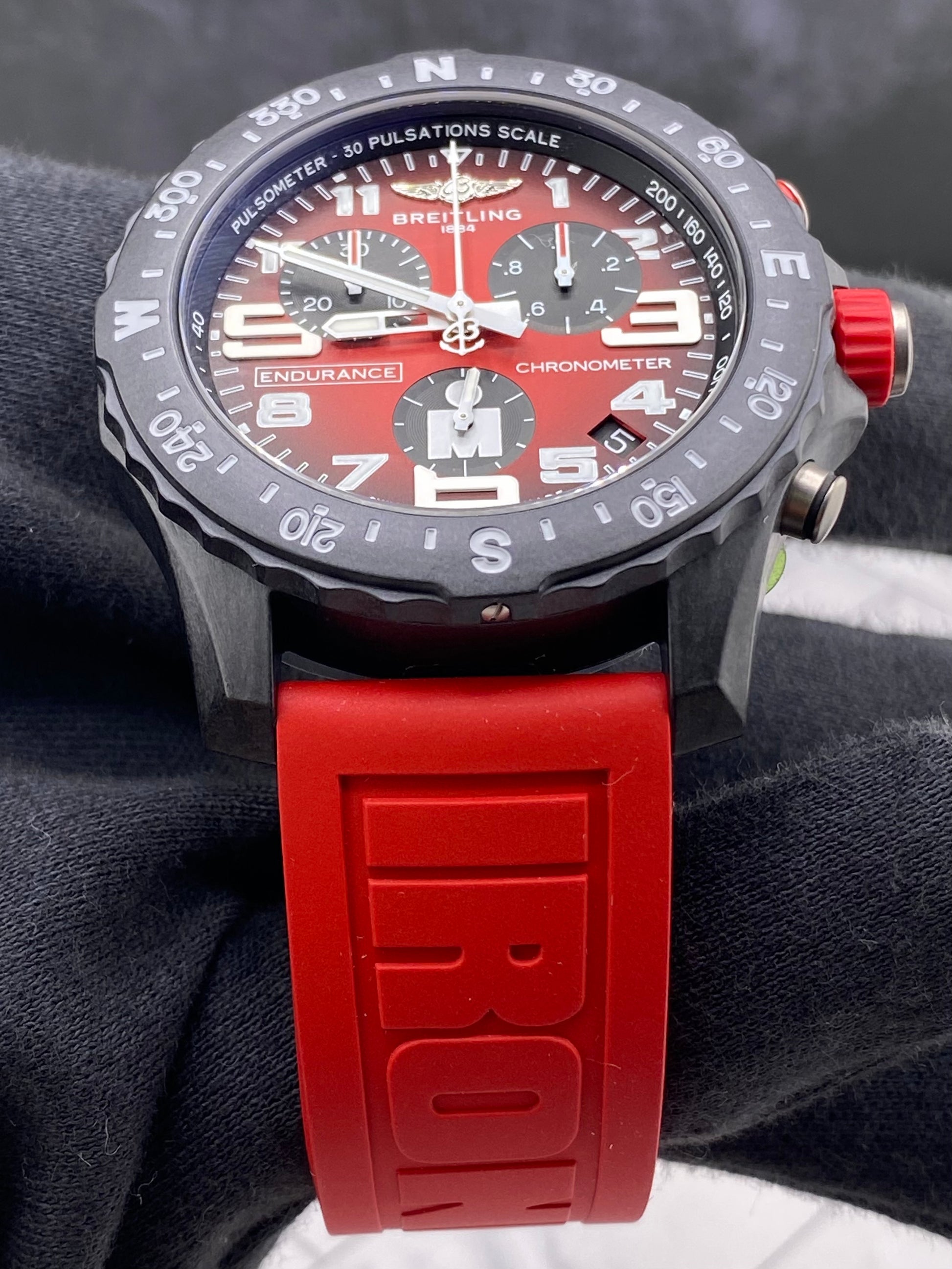 Breitling Endurance Pro Red Dial on Rubber Strap Ref. X823109A1K1S1 Card 2026 — view 3