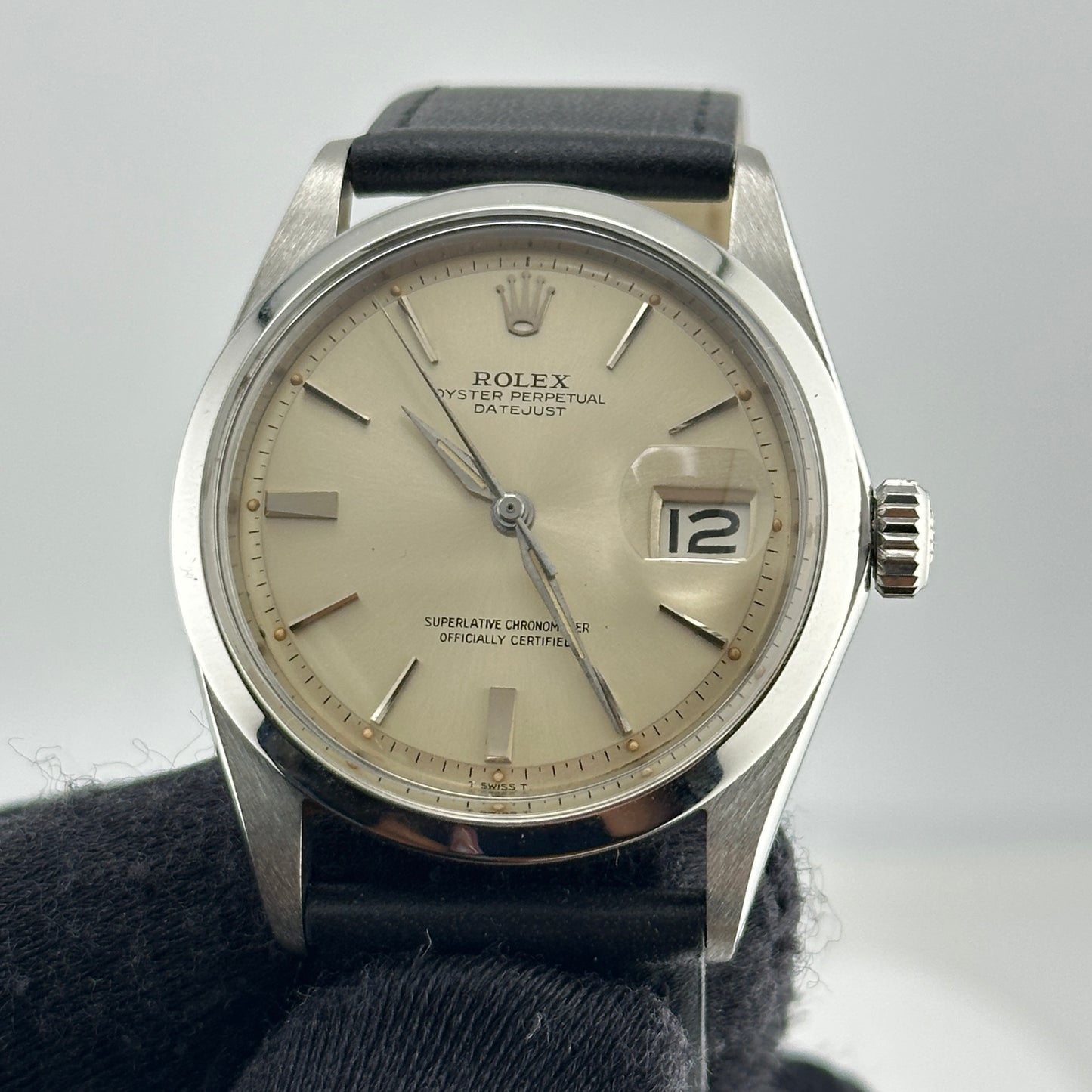 Rolex Datejust Silver Stick Dial on Generic Leather Band Ref. 1600 1965 — view 2
