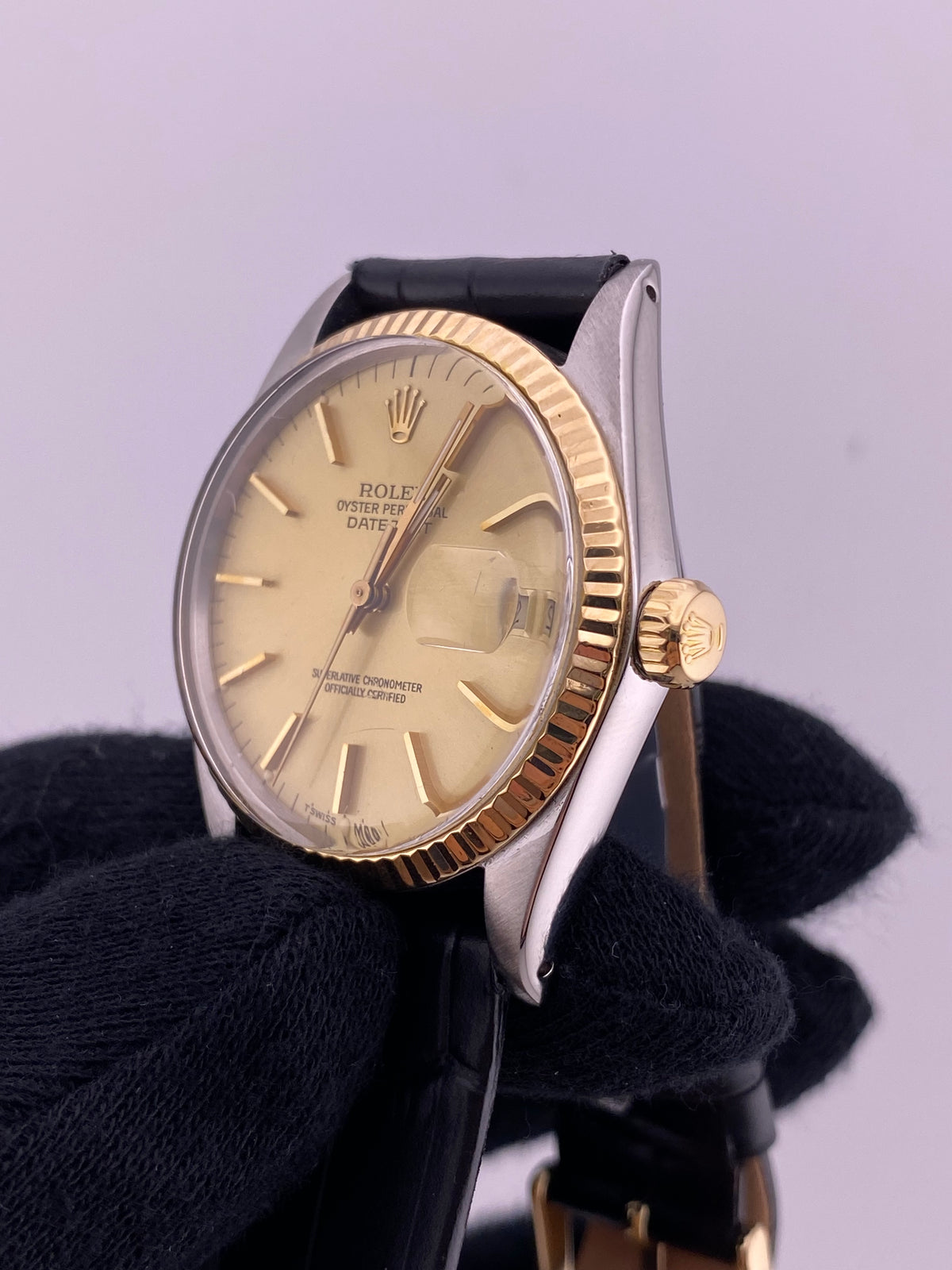 Rolex Datejust 36 Champagne Stick Dial on Generic Leather Strap Ref. 16013 — view 3