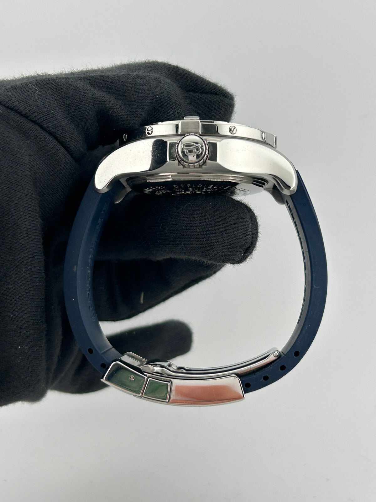 Breitling Avenger Seawolf Blue Dial on Rubber Band Ref. A1733010/C756 Complete 2009 — view 6