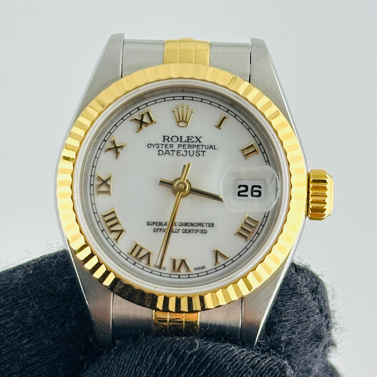 Rolex Datejust White Roman Dial on D Link Jubilee Bracelet Ref. 69173 1996 — view 3