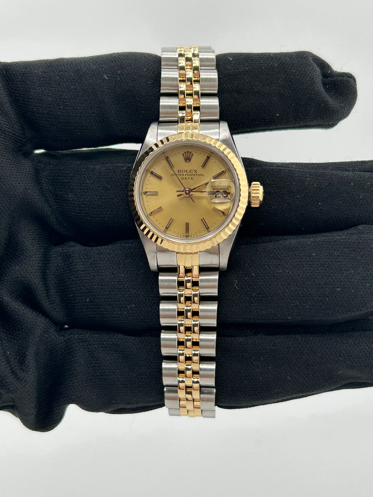 Rolex Date Lady Champagne Stick Dial on Jubilee Ref. 6917 1984 — view 2