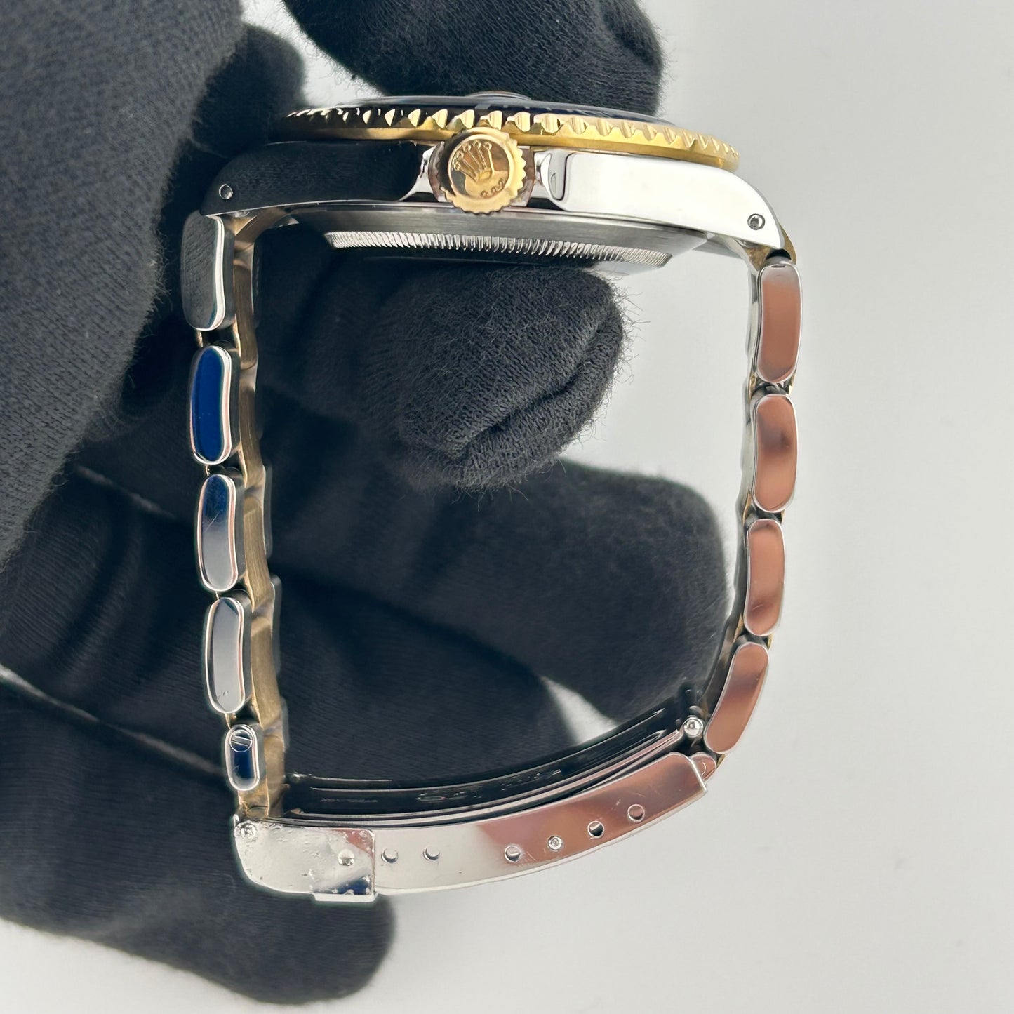 Rolex Submariner Blue Dial on Oyster Ref. 16613 Papers 2001 — view 6