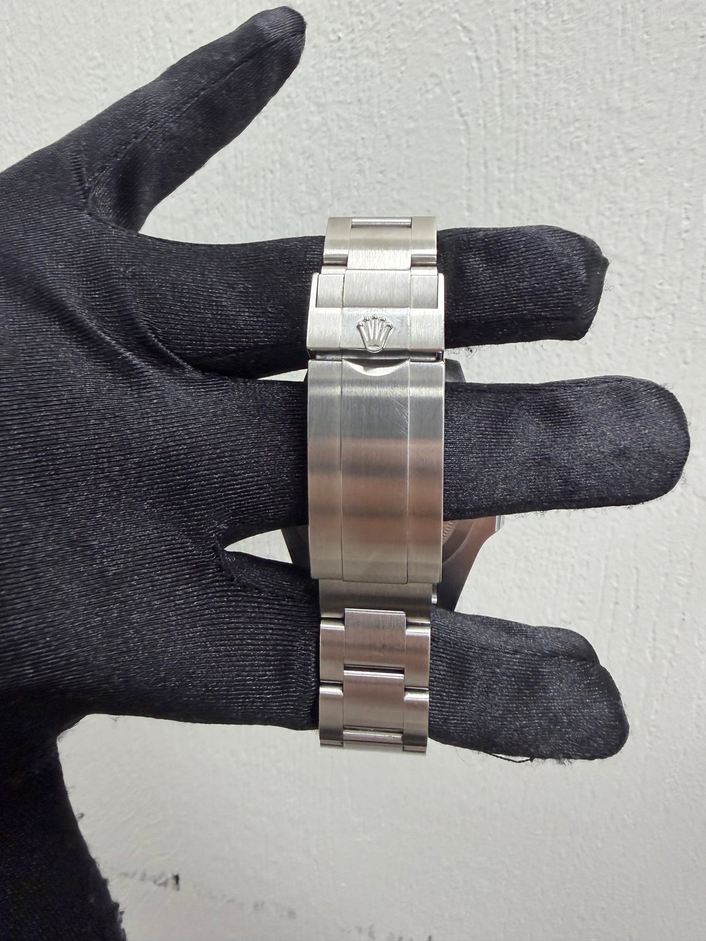 Rolex Sea-Dweller Black Dial on Oyster Ref. 126600 Card 2020 — view 3
