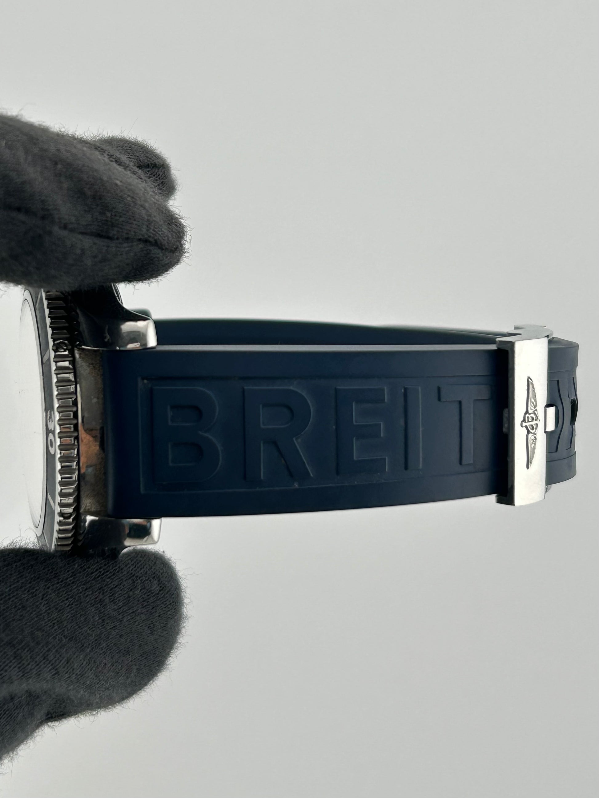 Breitling Superocean II Blue Index Dial on Blue Rubber Strap Ref. A17365D1 Complete 2018 — view 6