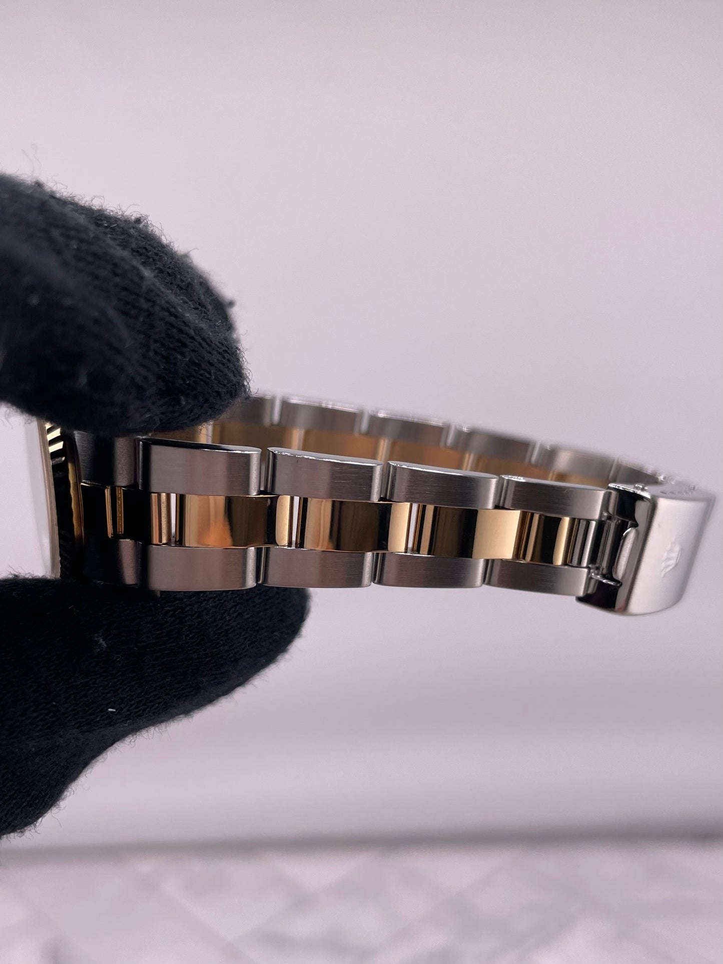 Rolex Oyster Perpetual Champagne Dial on Oyster Ref. 76193 1999 — view 4