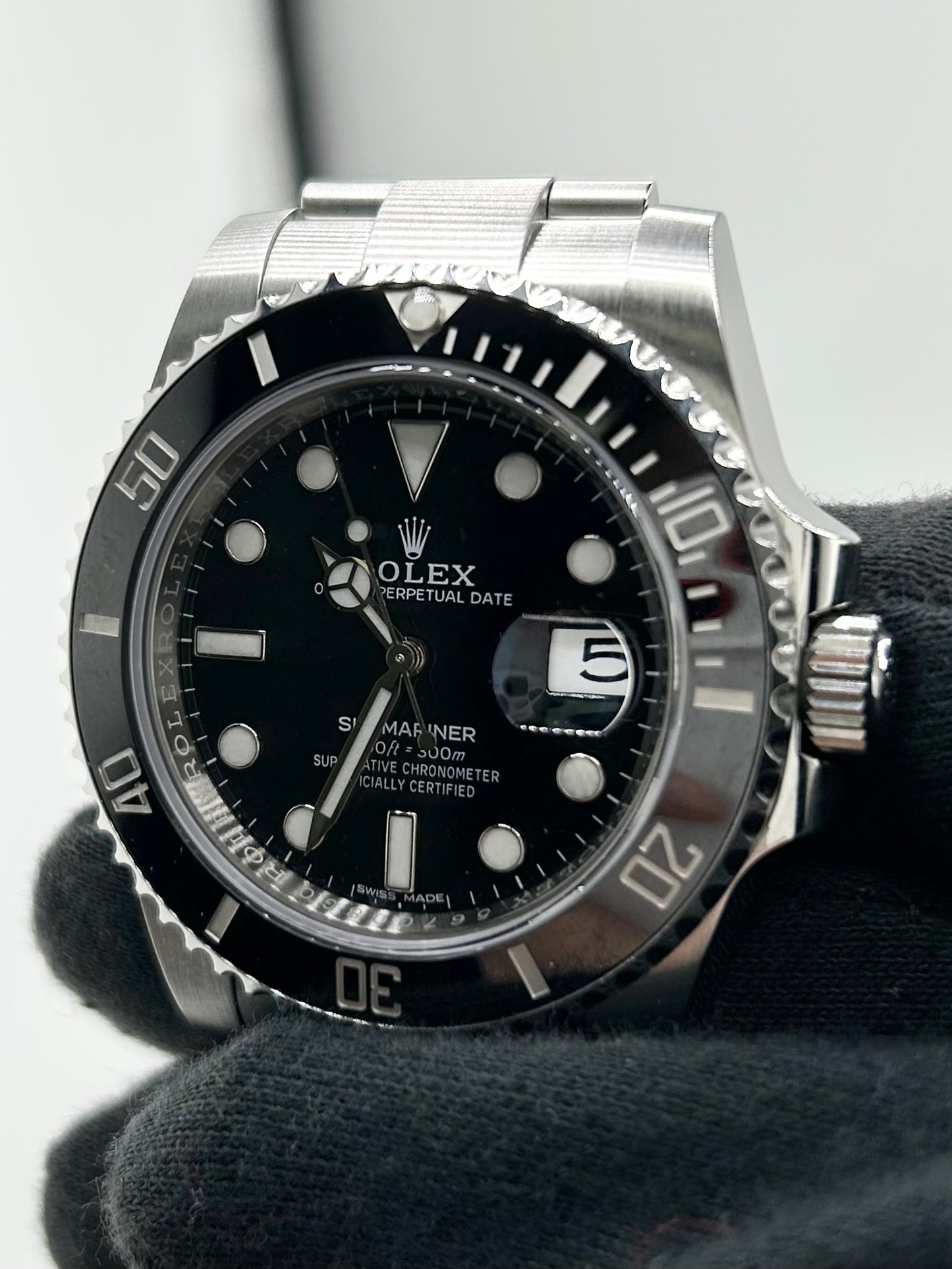 Rolex Submariner Black Dial on Oyster Ref. 116610LN Card 2017 — view 3