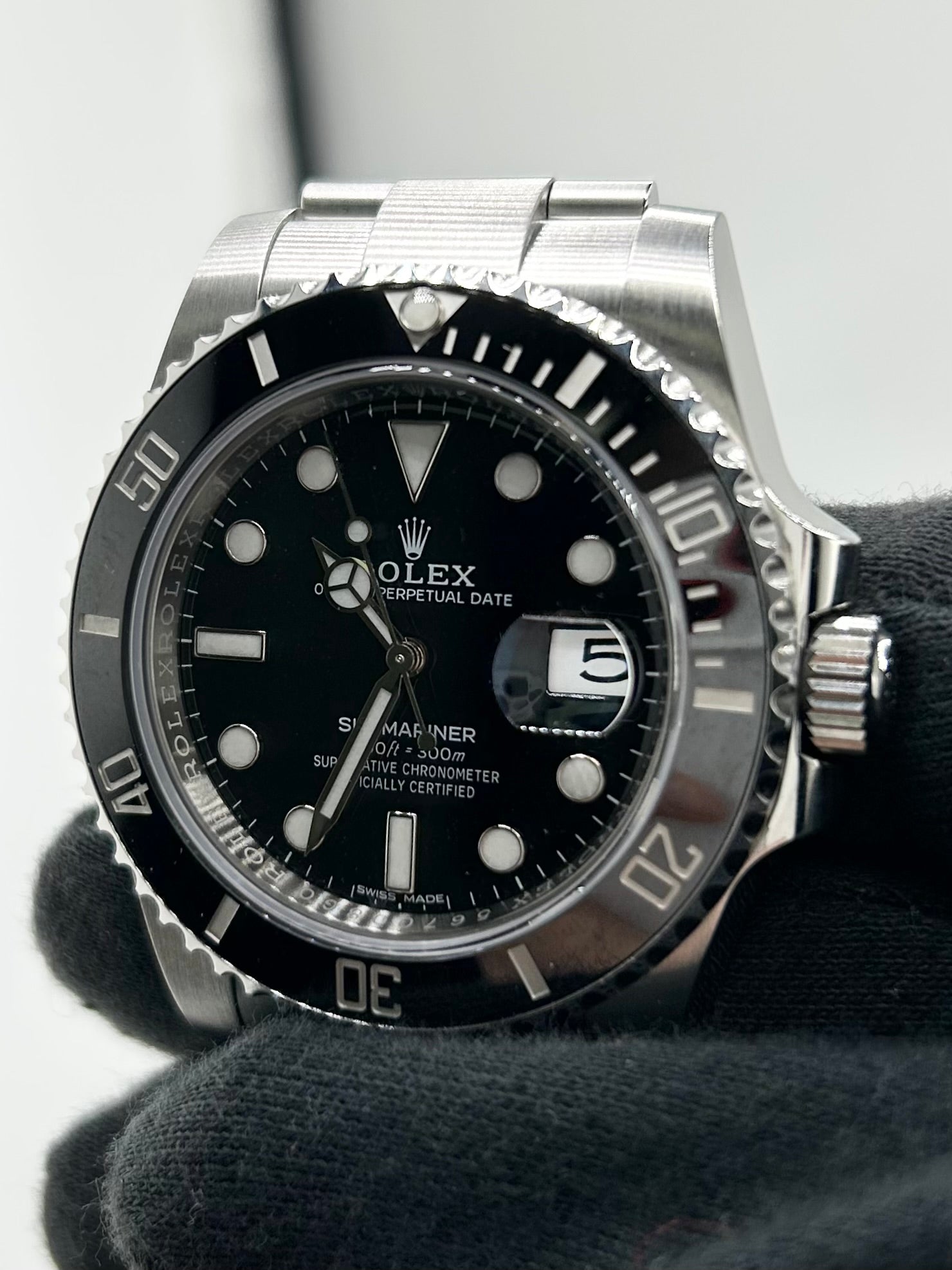 Rolex Submariner Black Dial on Oyster Ref. 116610LN Card 2017 — view 3
